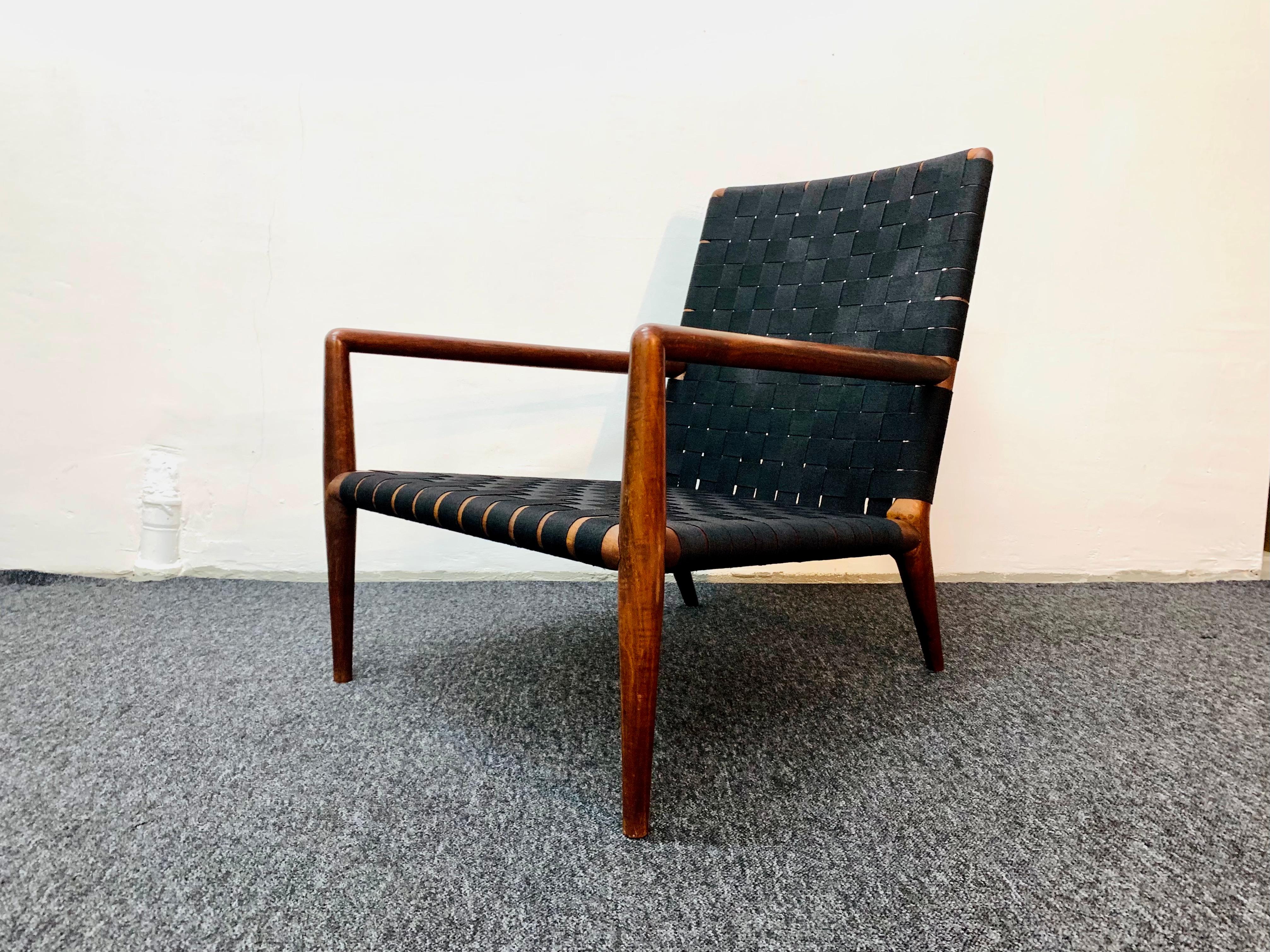 Set of 2 Walnut Lounge Chairs by T.H. Robsjohn-Gibbings for Widdicomb In Good Condition For Sale In München, DE