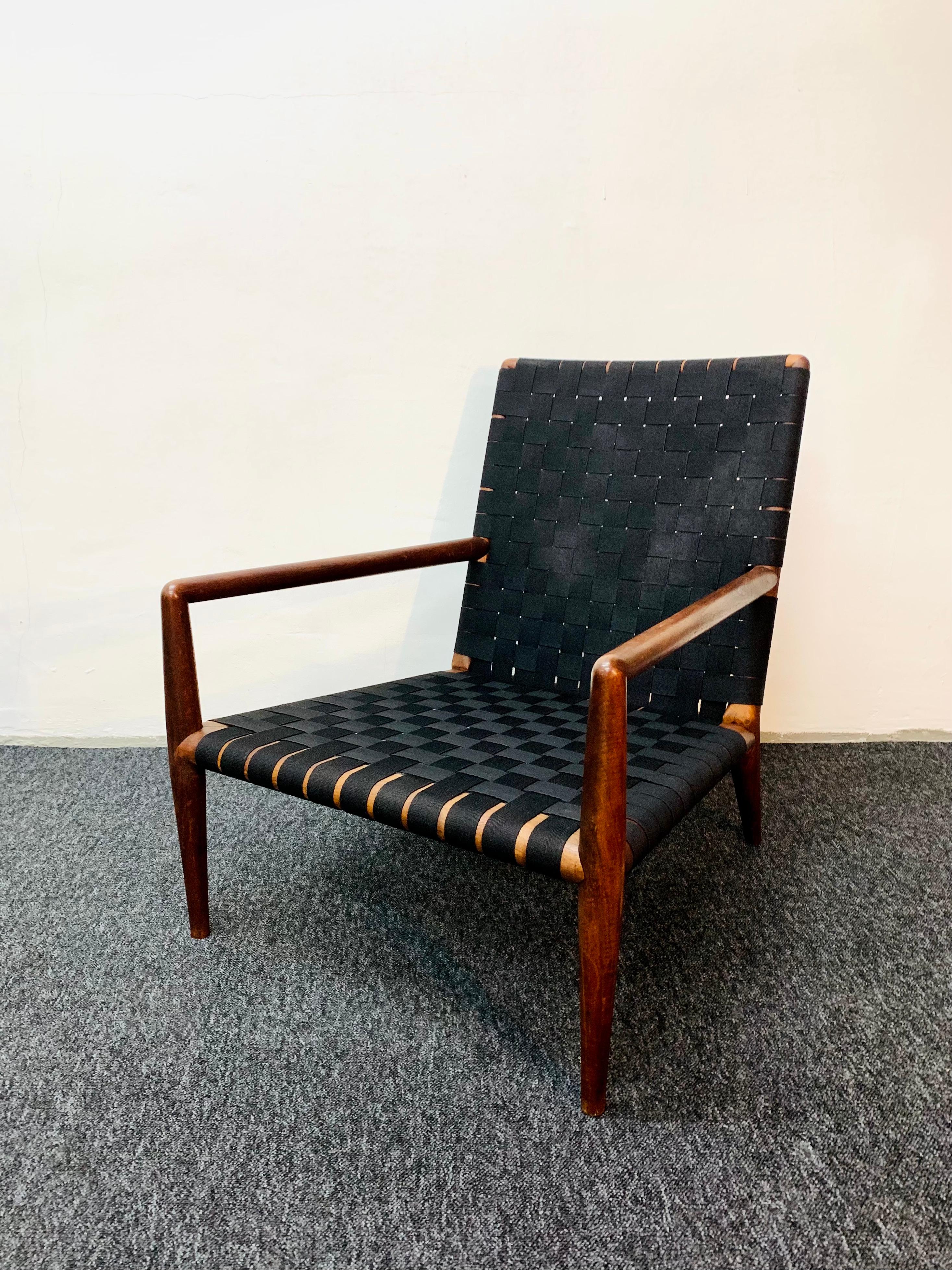 Mid-20th Century Set of 2 Walnut Lounge Chairs by T.H. Robsjohn-Gibbings for Widdicomb For Sale