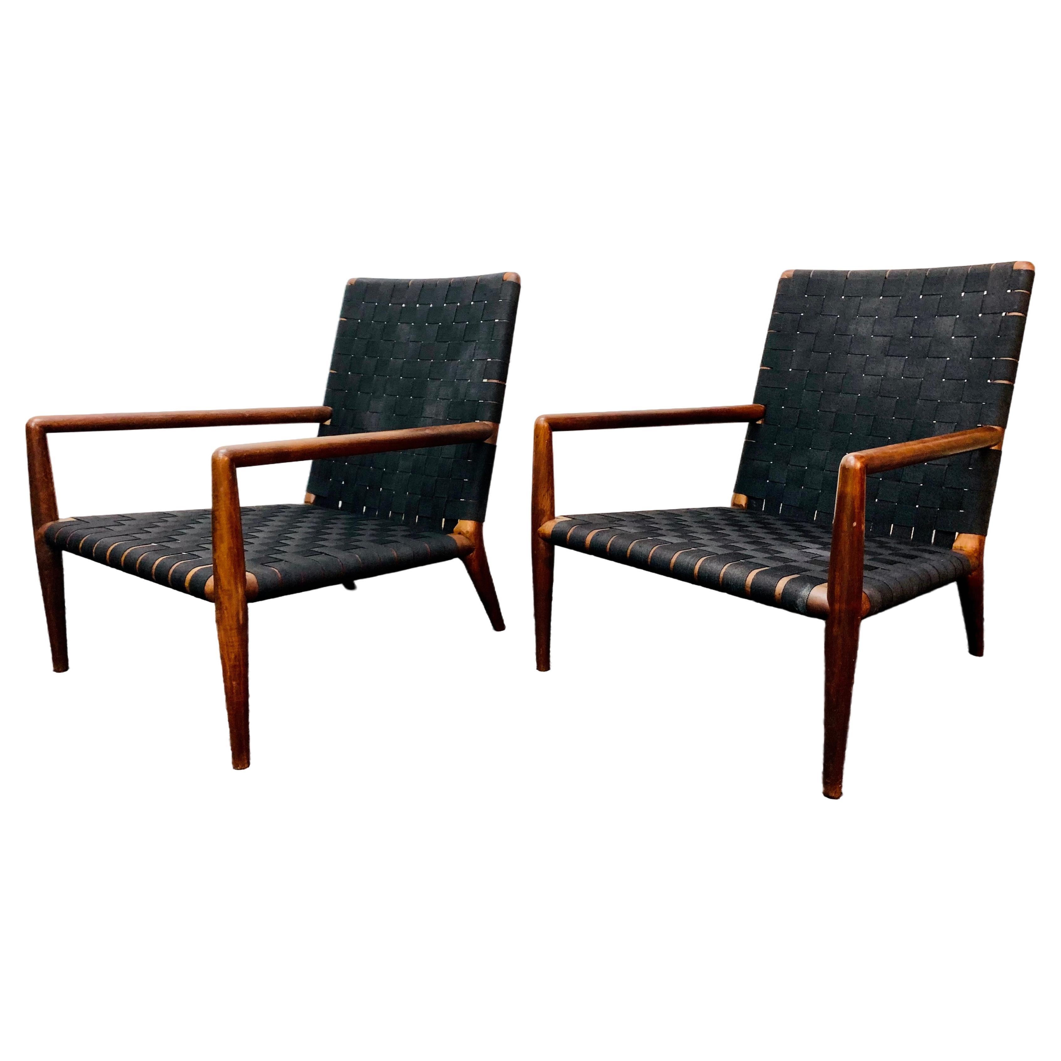 Set of 2 Walnut Lounge Chairs by T.H. Robsjohn-Gibbings for Widdicomb For Sale