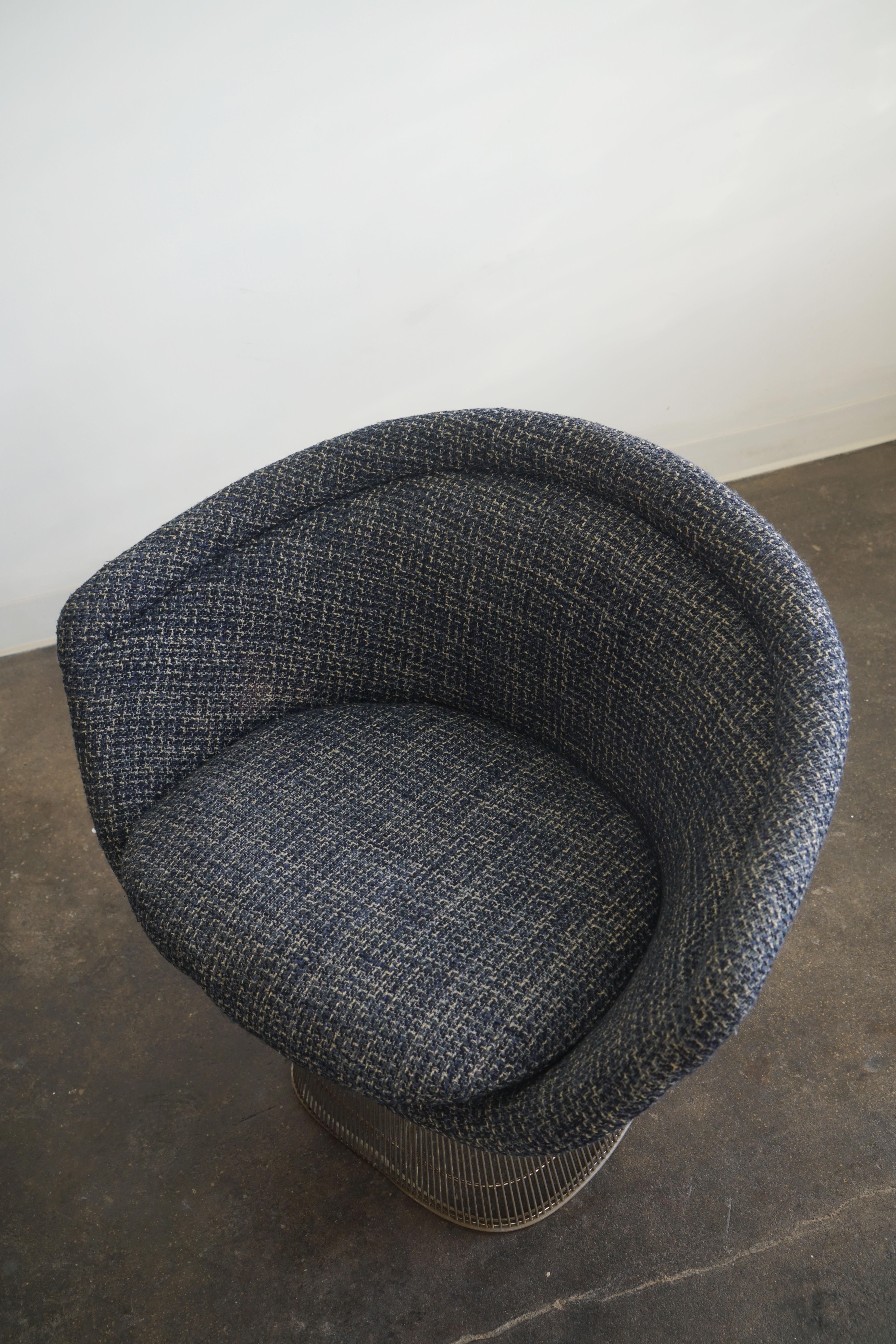 Set of 2 Warren Platner Lounge Chairs for Knoll International, blue upholstery For Sale 6