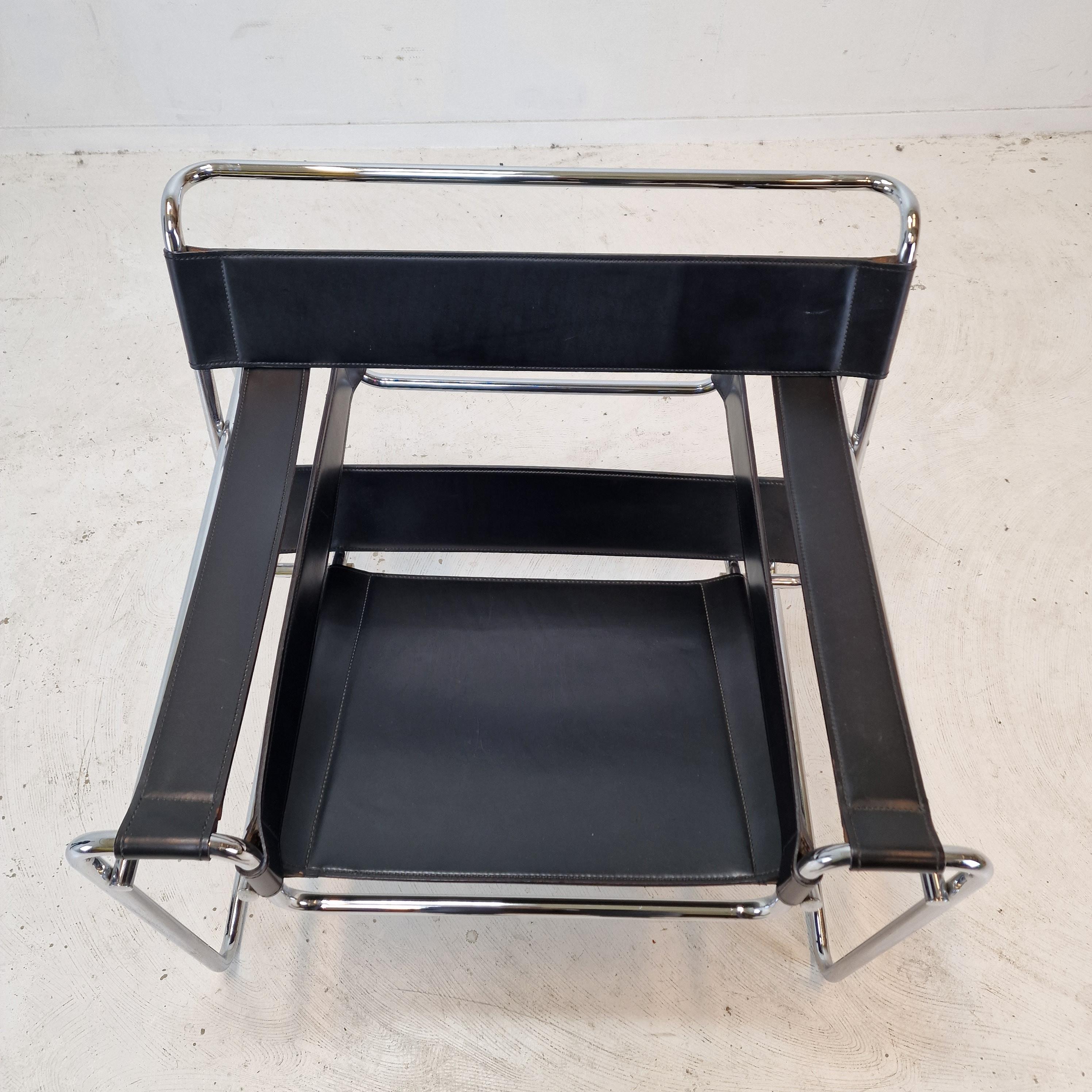 Set of 2 Wassily Chairs by Marcel Breuer For Sale 3
