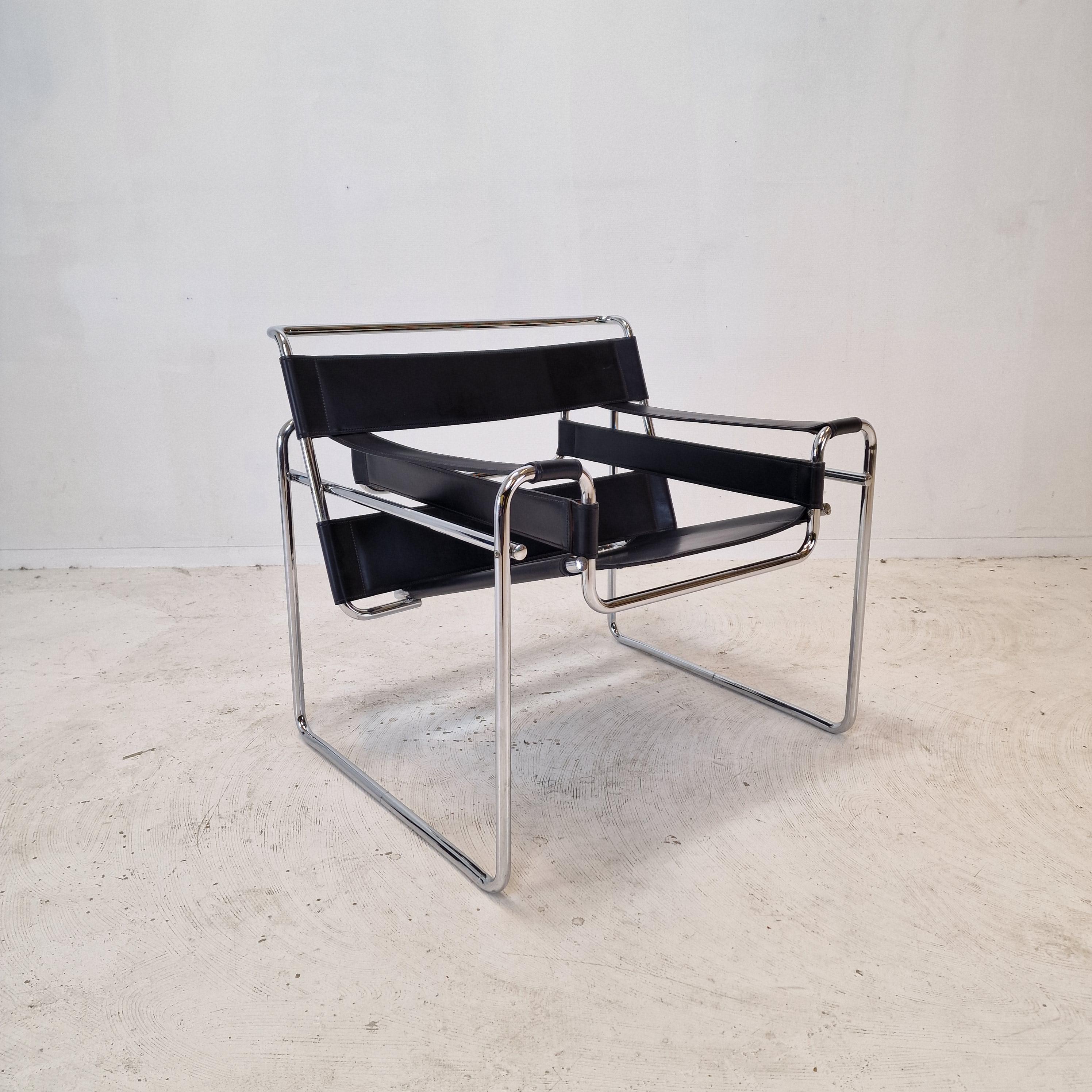 Late 20th Century Set of 2 Wassily Chairs by Marcel Breuer For Sale