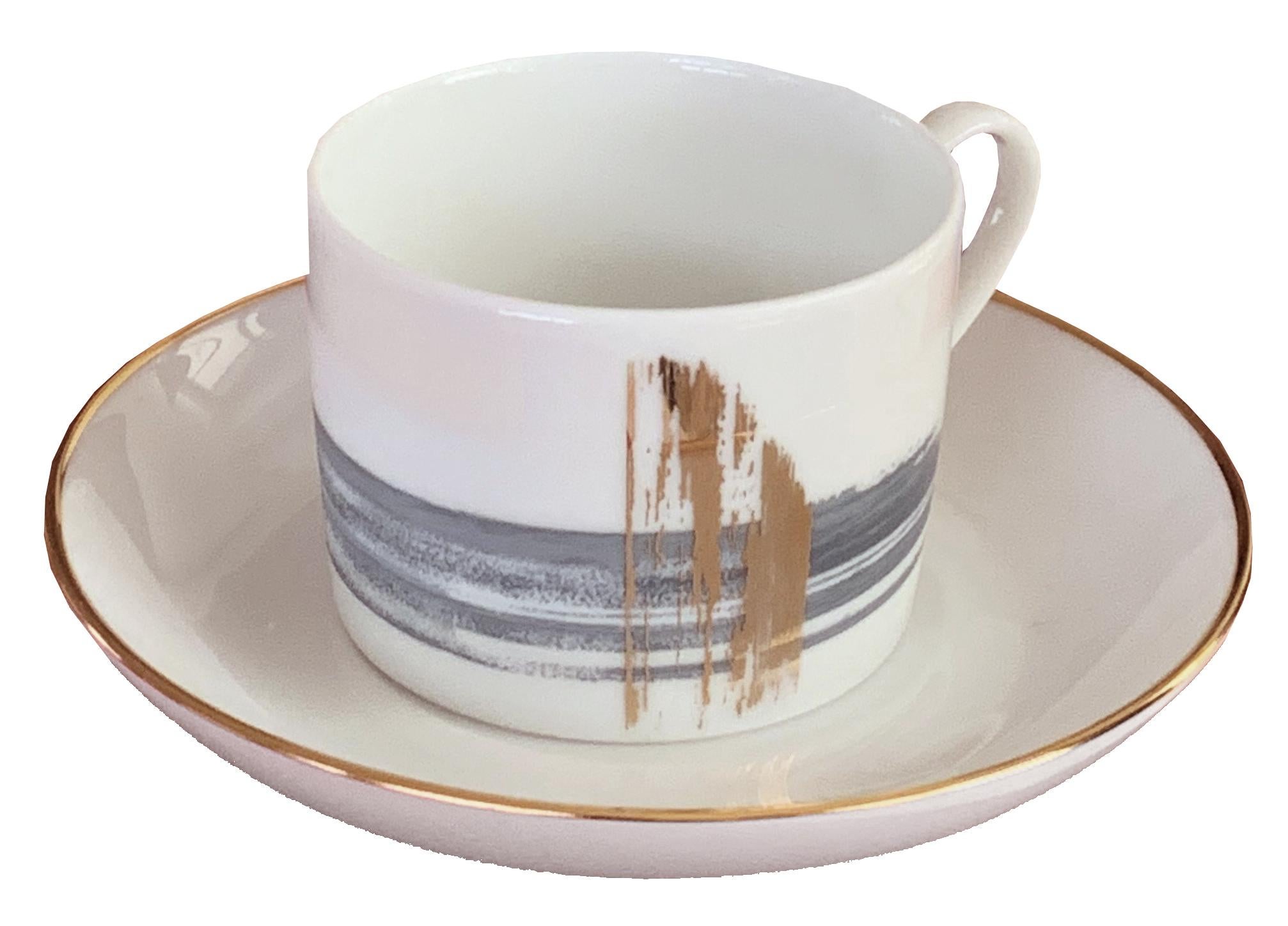 Moderne Set de 2 tasses à thé occidentales avec soucoupe Brosse artisanale André Fu Living Nouveau en vente