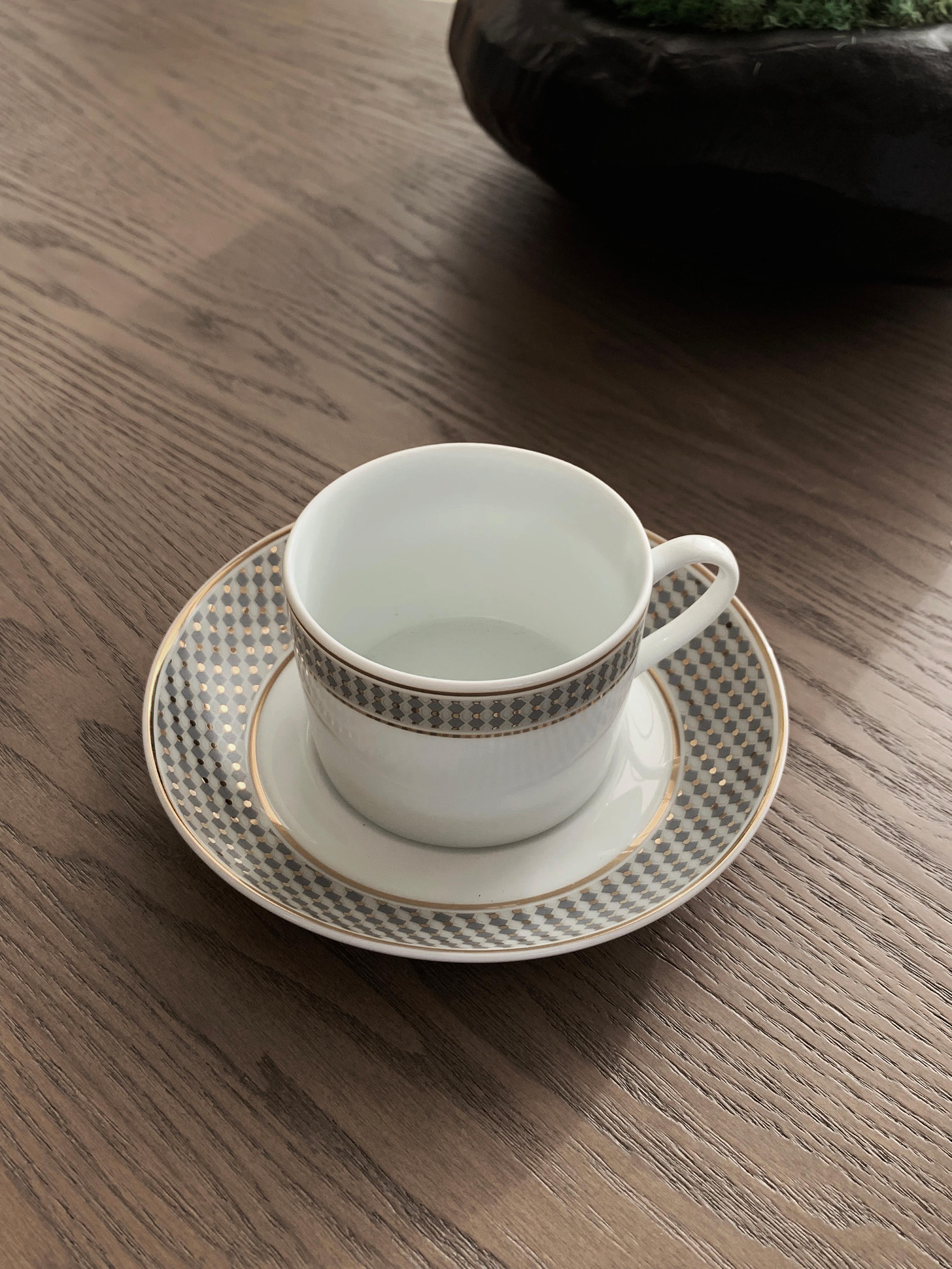 modern tea cup set