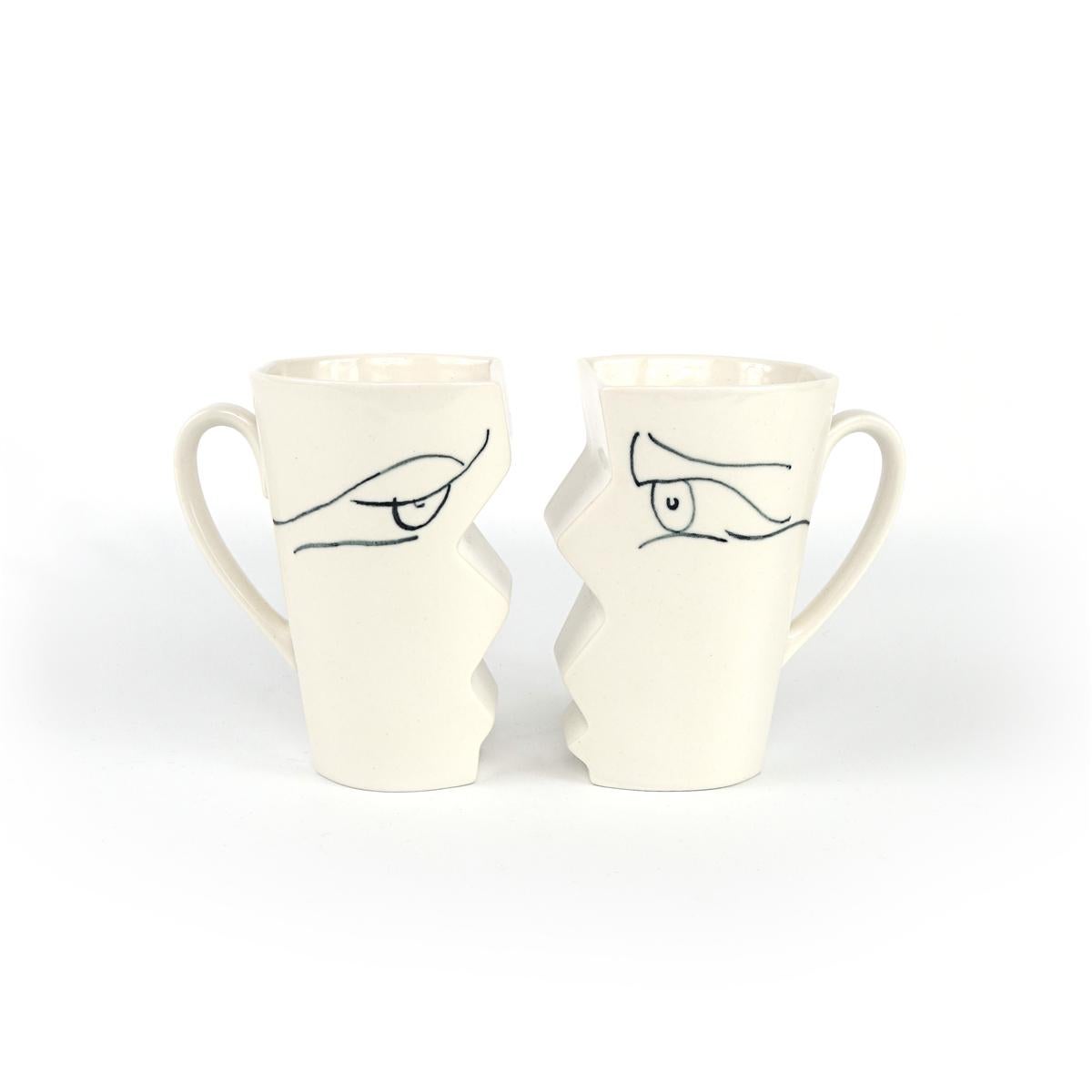 Néerlandais Ensemble de 2 tasses « Kissing » en céramique blanche conçues et fabriquées par le Studio Zwartjes en vente