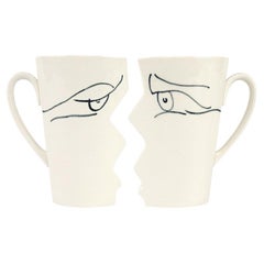 Ensemble de 2 tasses « Kissing » en céramique blanche conçues et fabriquées par le Studio Zwartjes