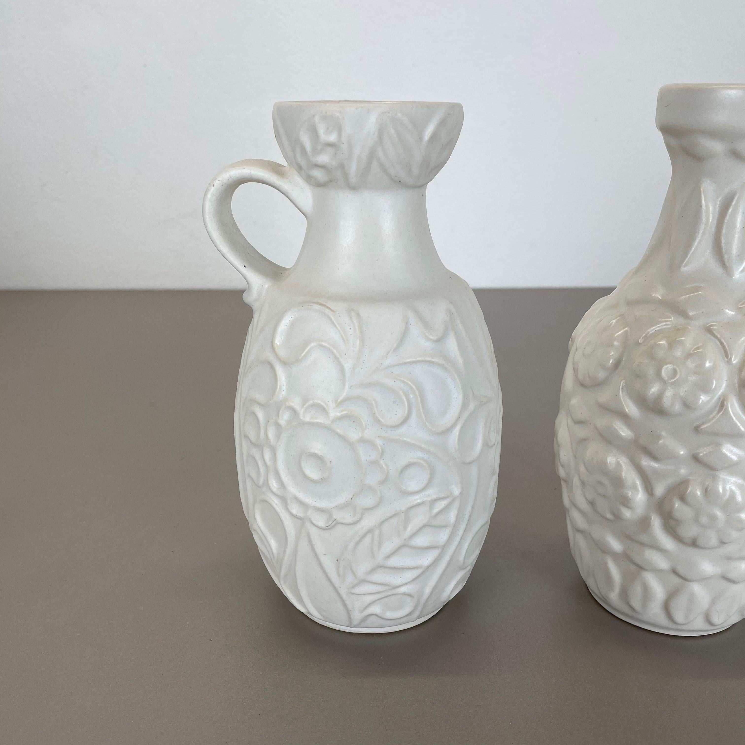 20th Century Set of 2 White Floral Fat Lava Op Art Pottery Vase Made Bay Ceramics, Germany For Sale