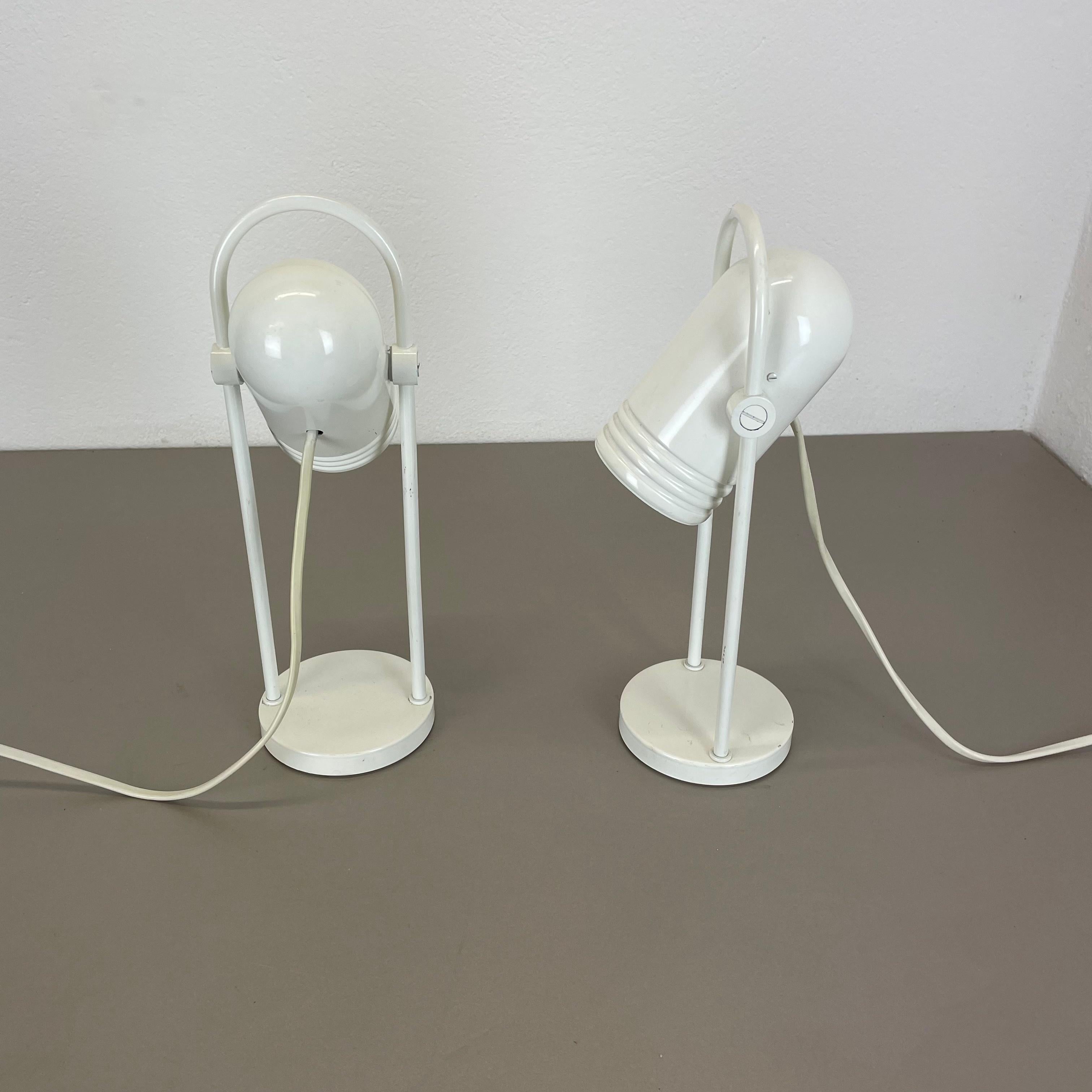 Ensemble de 2 lampes de table en métal blanc par Rolf Krüger pour Heinz Neuhaus Leuchten 1970 en vente 8