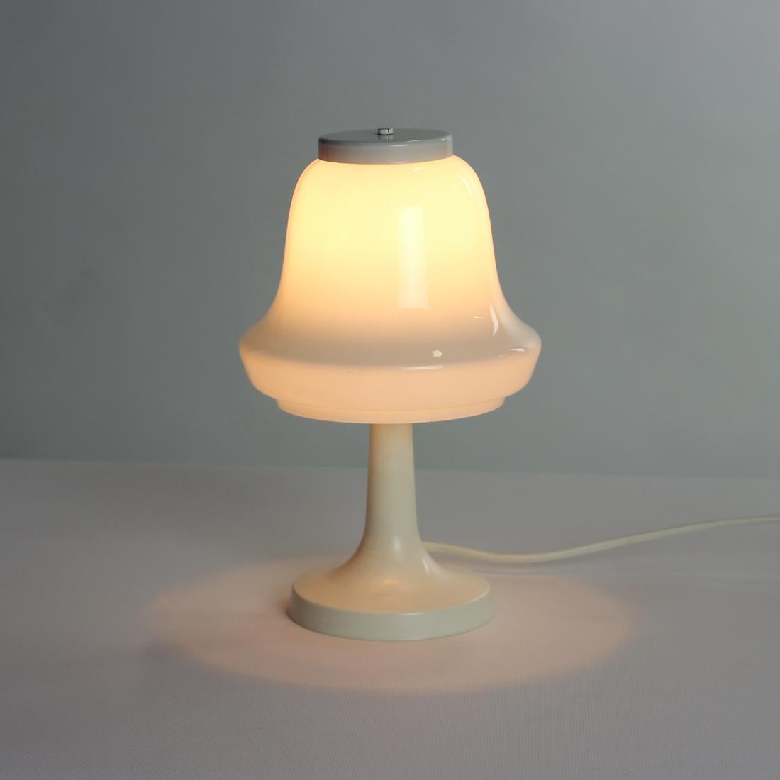 Set of 2 White Opaline Glass Table Lamps, Opp Jihlava, Czechoslovakia, 1960s For Sale 5