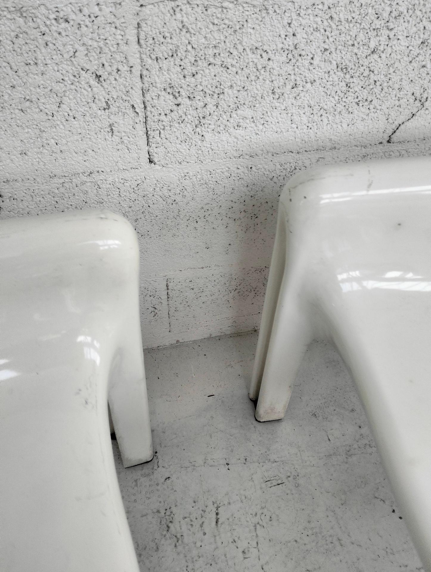 Juego de 2 sillones de plástico blanco modelo 