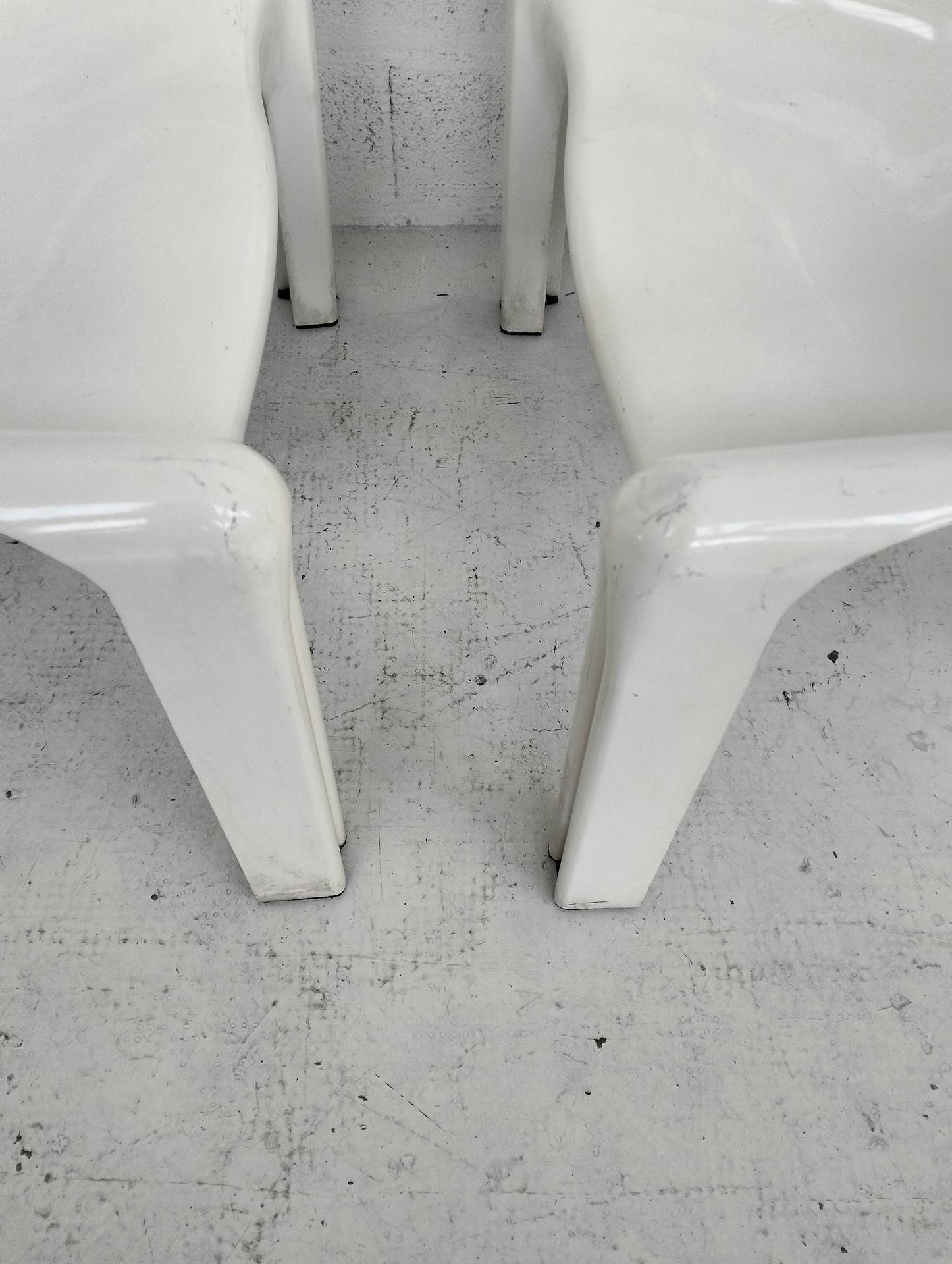 Juego de 2 sillones de plástico blanco modelo 