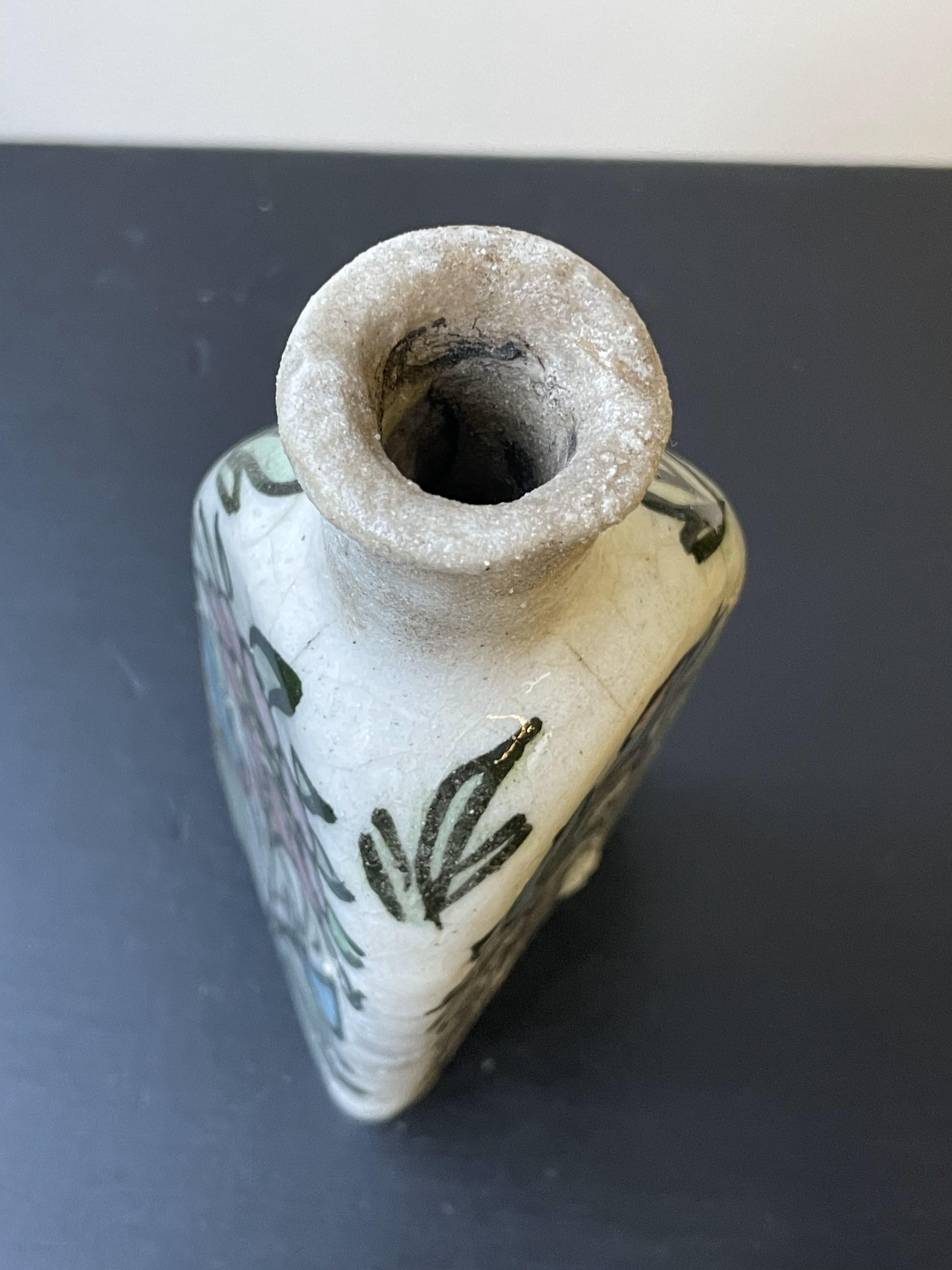 Céramique Ensemble de 2 vases Qajar triangulaires blancs n° 1 et 2 en vente