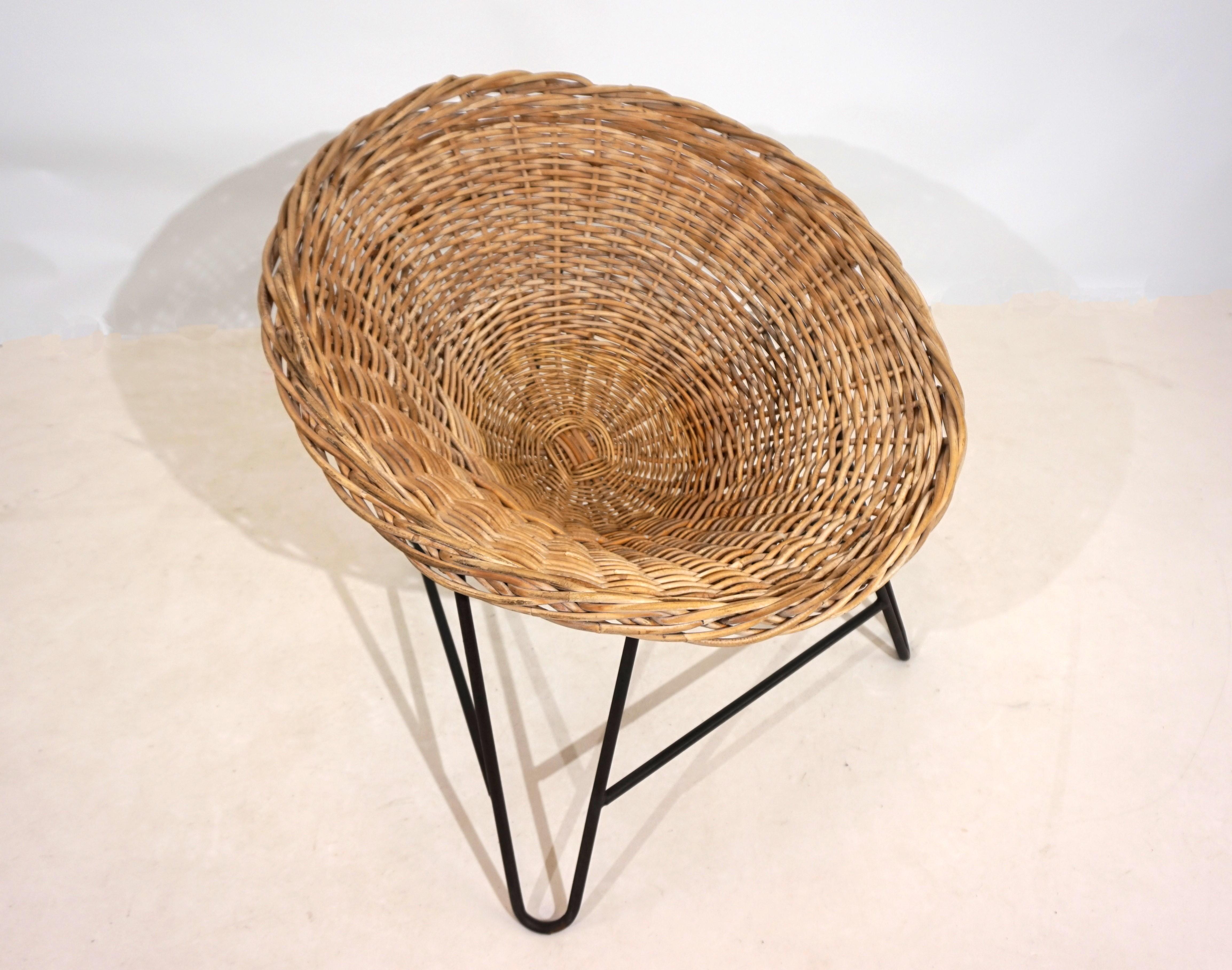Set of 2 wicker pod chairs from the 60s For Sale 5