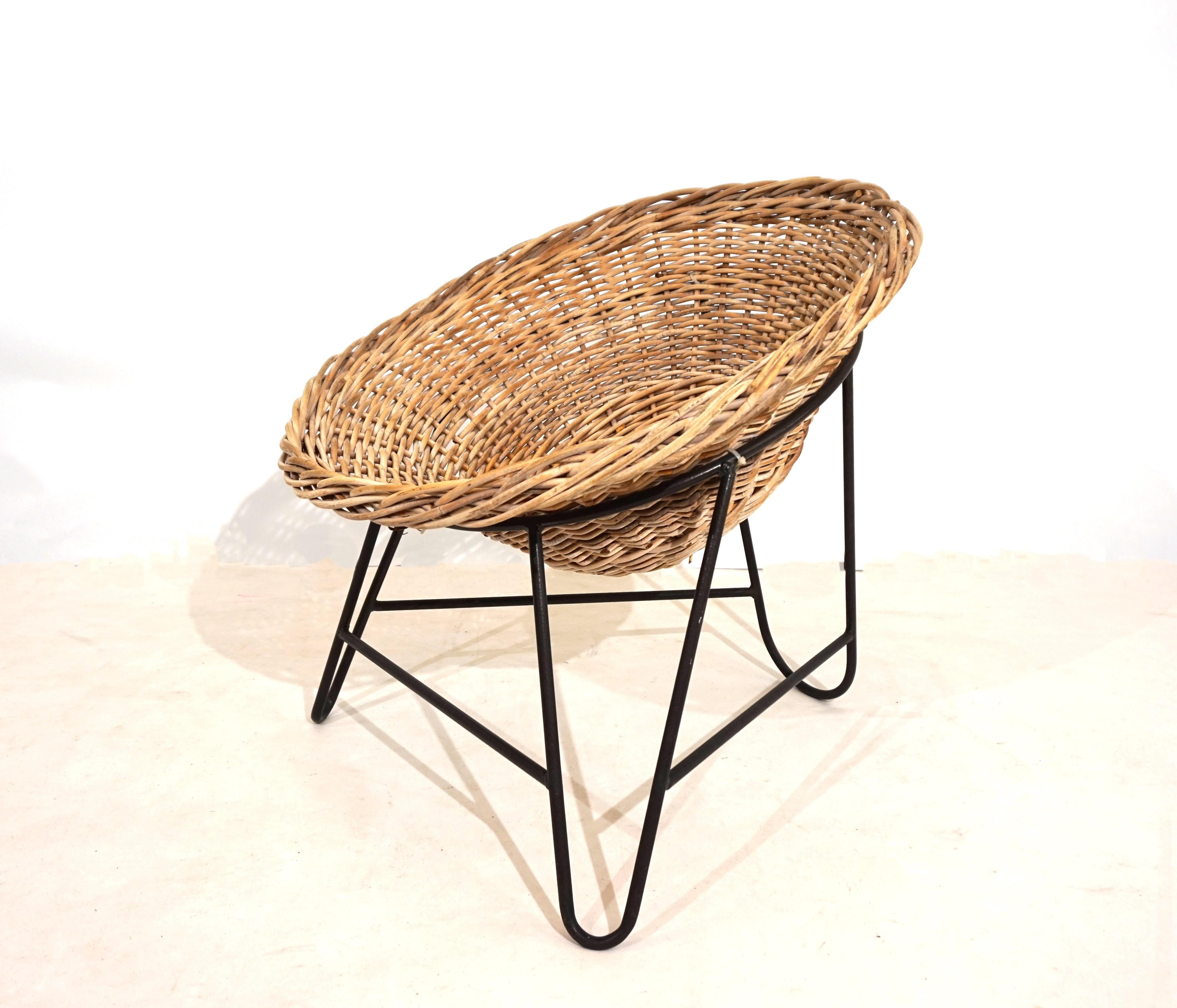 Set of 2 wicker pod chairs from the 60s For Sale 1