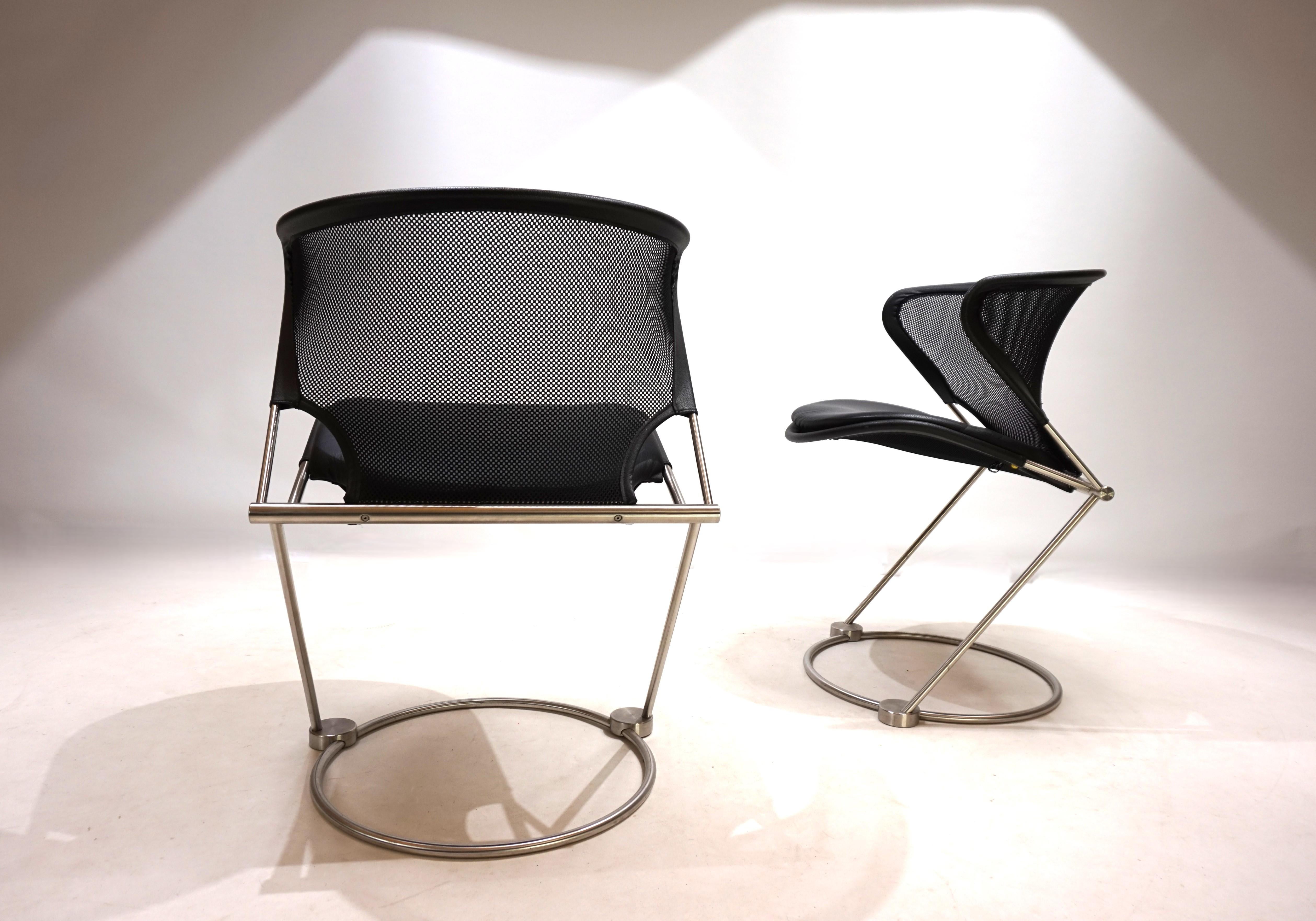 Postmoderne Ensemble de 2 chaises de conférence / de salle à manger Wilkhahn Nuvola par Herbert Ohl, 1980 en vente