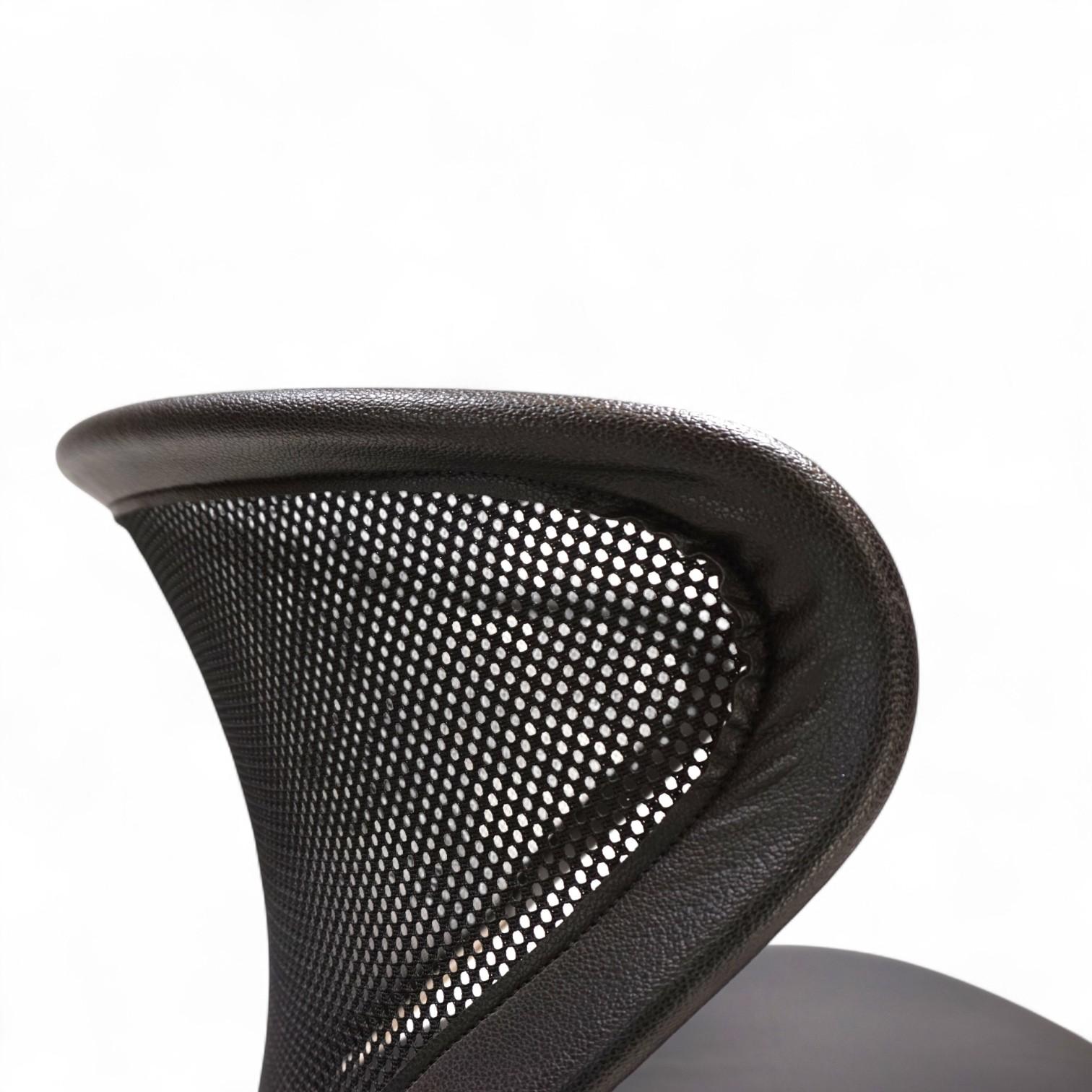 Tedesco Set of 2 Wilkhahn Nuvola conference / dining room chairs by Herbert Ohl, 1980 in vendita