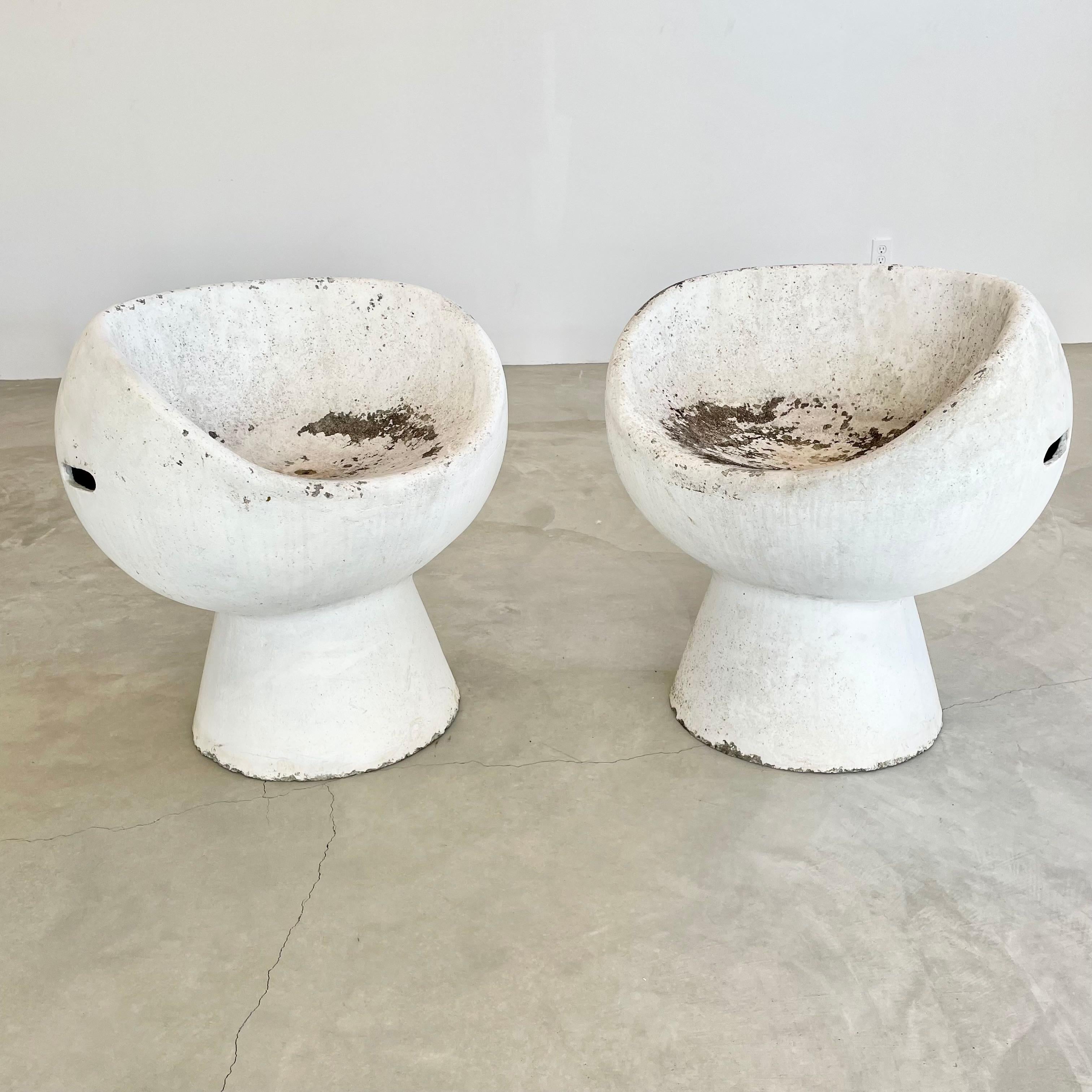 Set of 2 Willy Guhl Concrete Pod Chairs 3