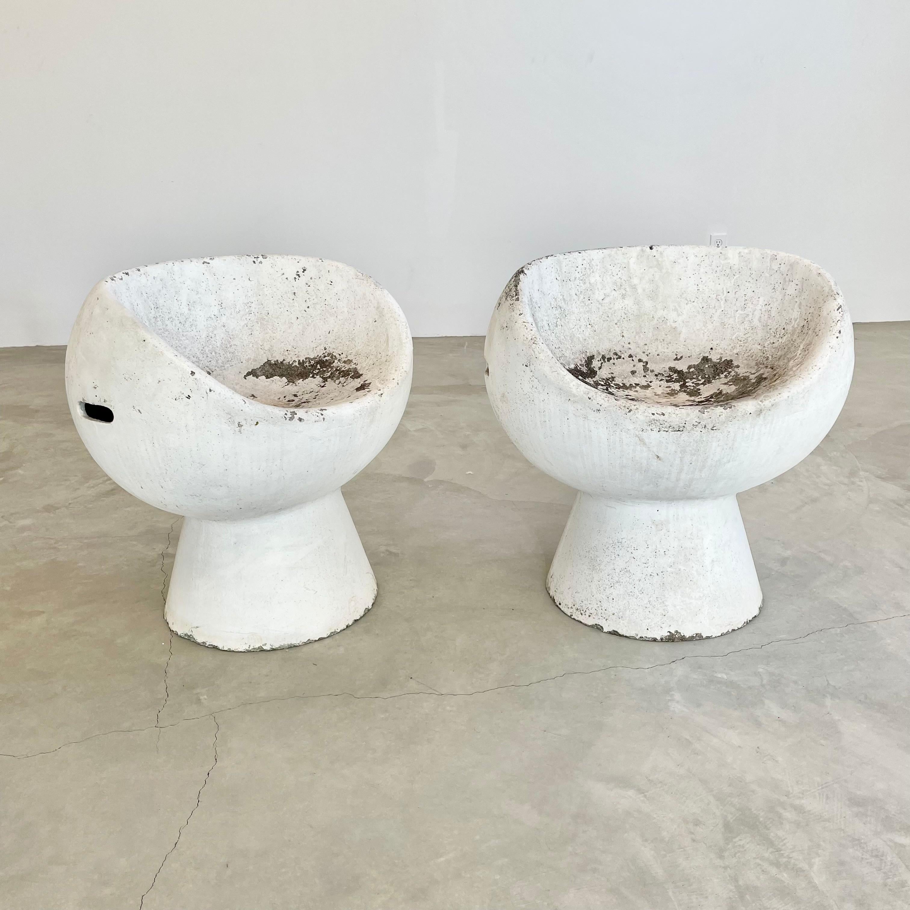 Set of 2 Willy Guhl Concrete Pod Chairs 8