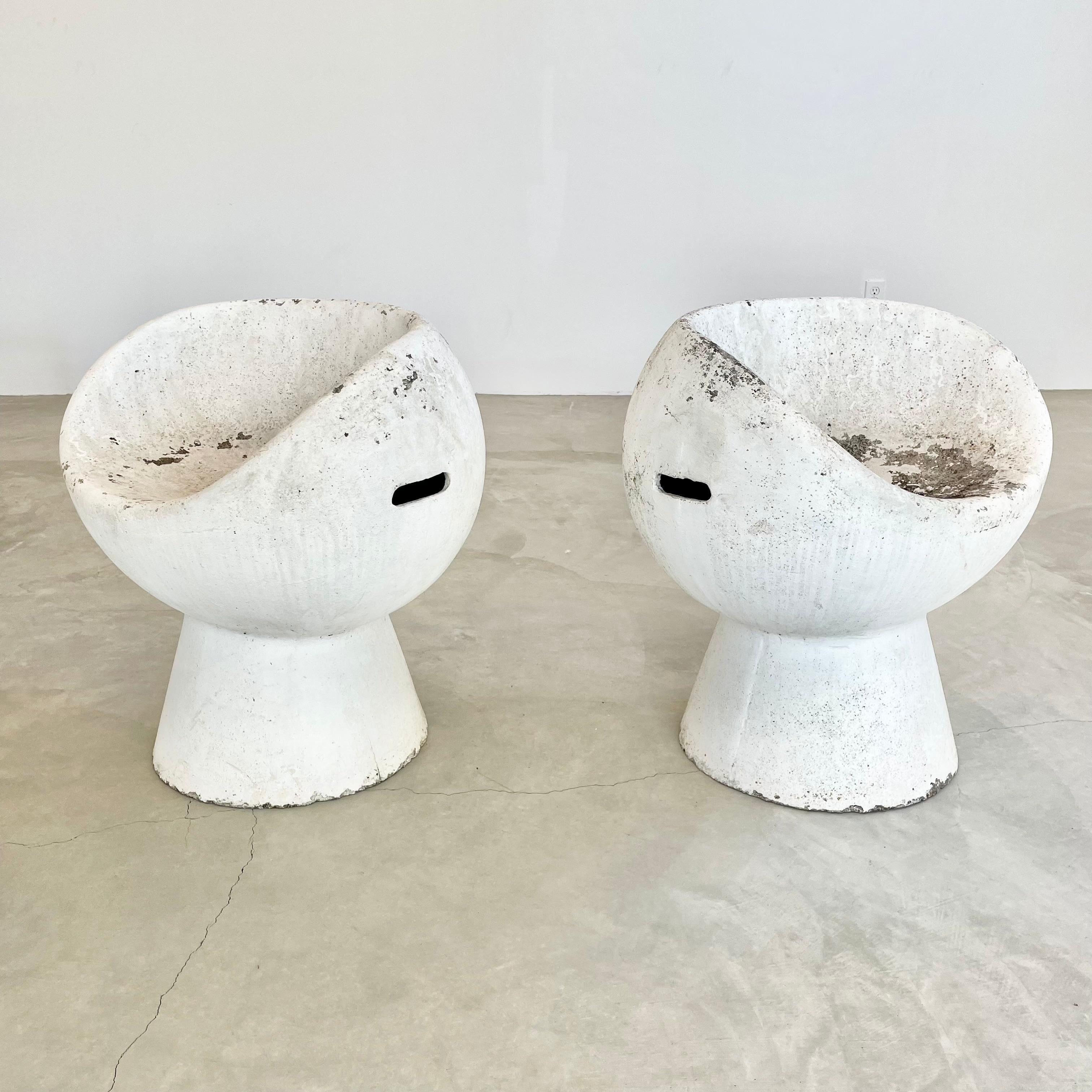 Mid-20th Century Set of 2 Willy Guhl Concrete Pod Chairs