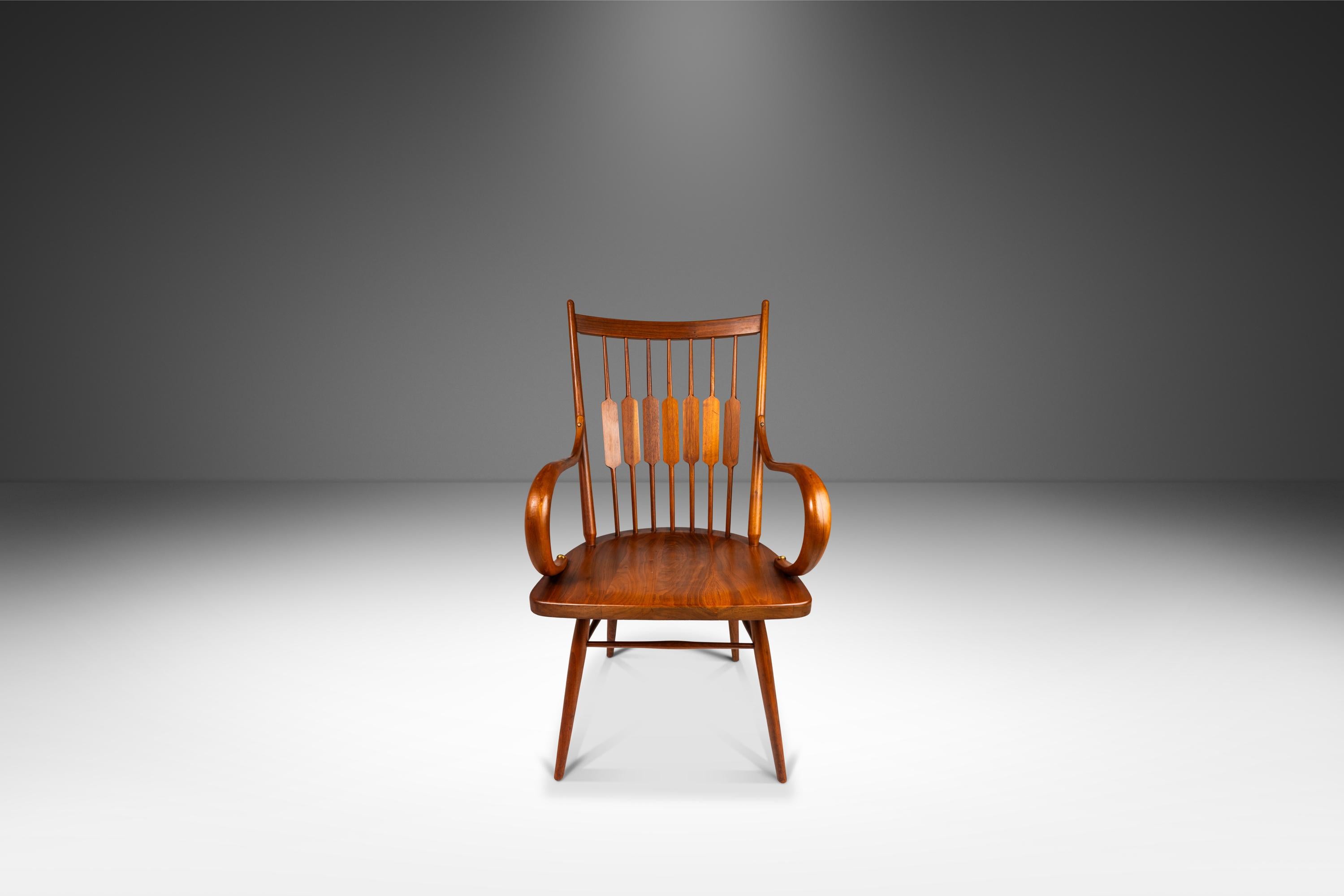 Satz von 2 Windsor-Stühlen aus massivem Nussbaumholz von Kipp Stewart für Drexel, USA, um 1960 (Moderne der Mitte des Jahrhunderts) im Angebot