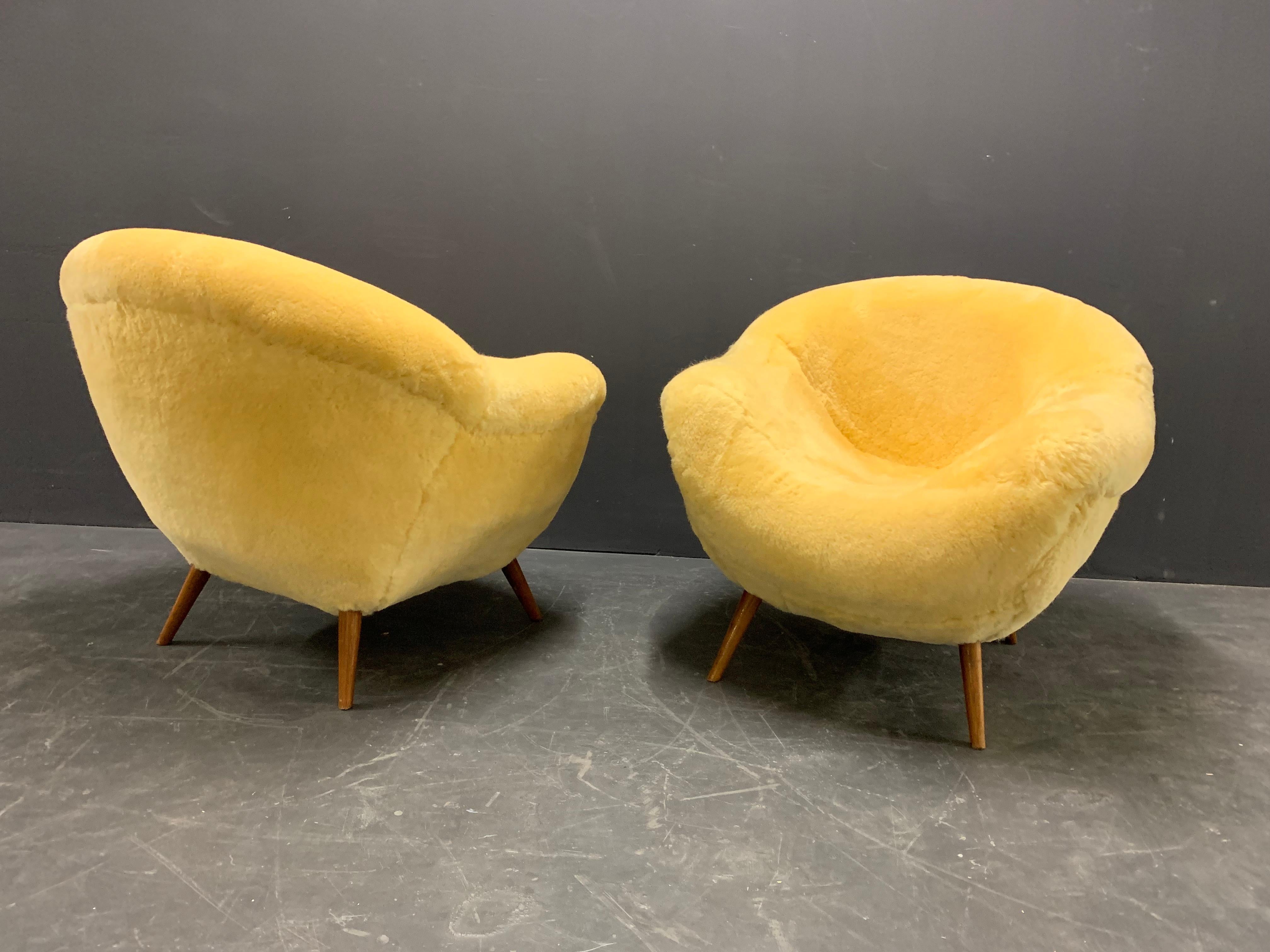 Set of 2 Wonderful and Cosy Sheepskin Chairs attributed to Jean Royere 4