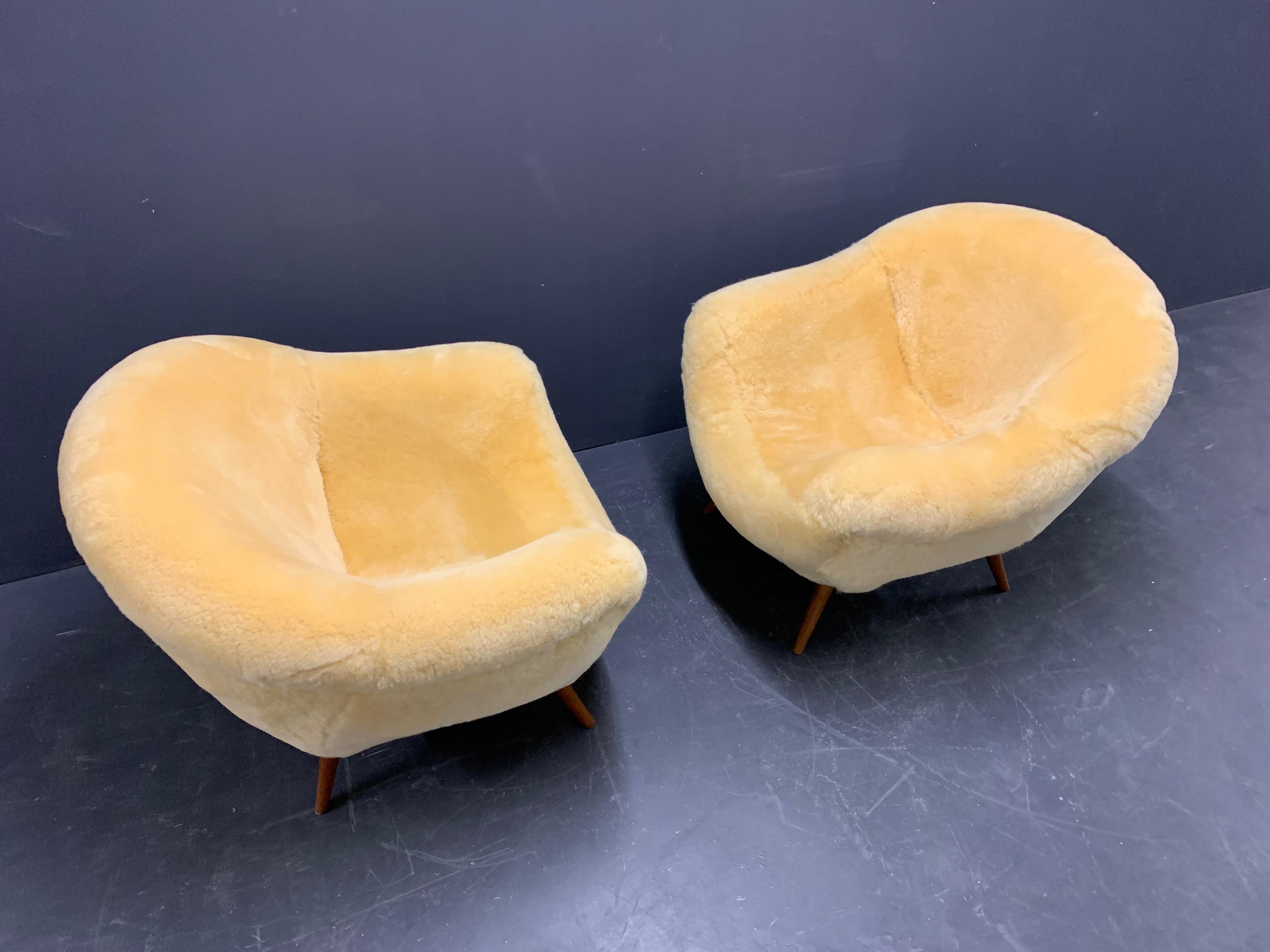 Set of 2 Wonderful and Cosy Sheepskin Chairs attributed to Jean Royere 9