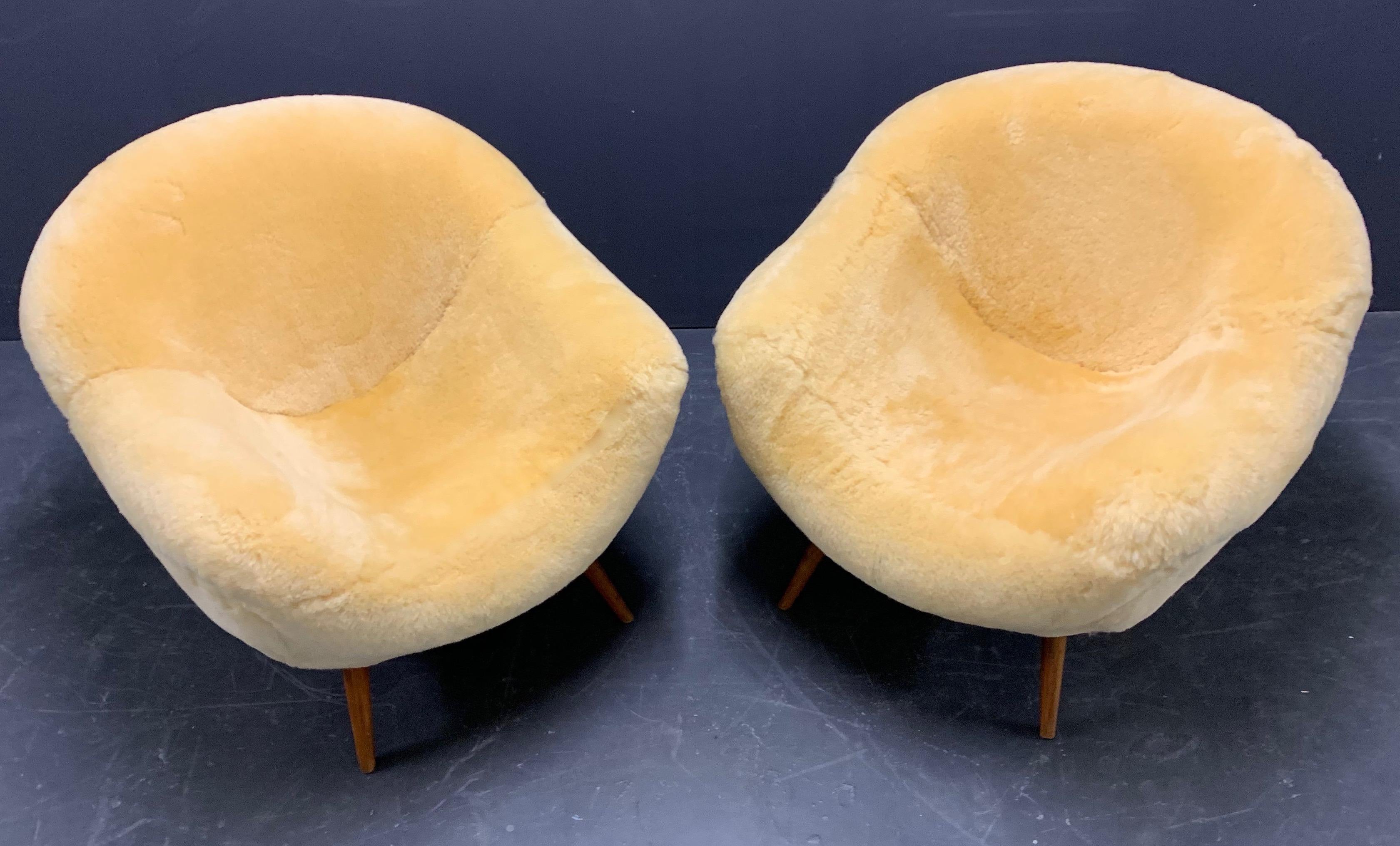Set of 2 Wonderful and Cosy Sheepskin Chairs attributed to Jean Royere 11