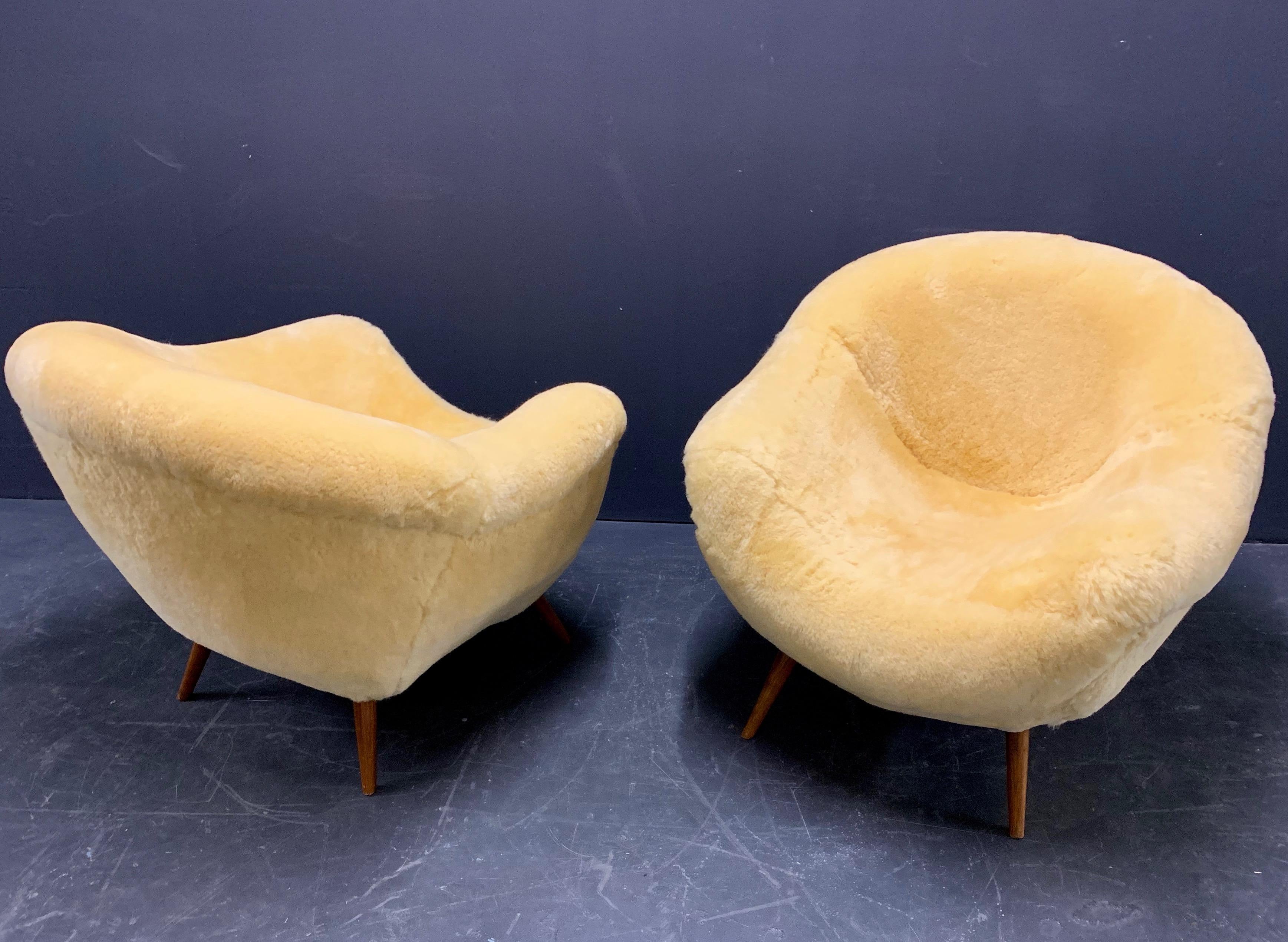 Mid-Century Modern Set of 2 Wonderful and Cosy Sheepskin Chairs attributed to Jean Royere