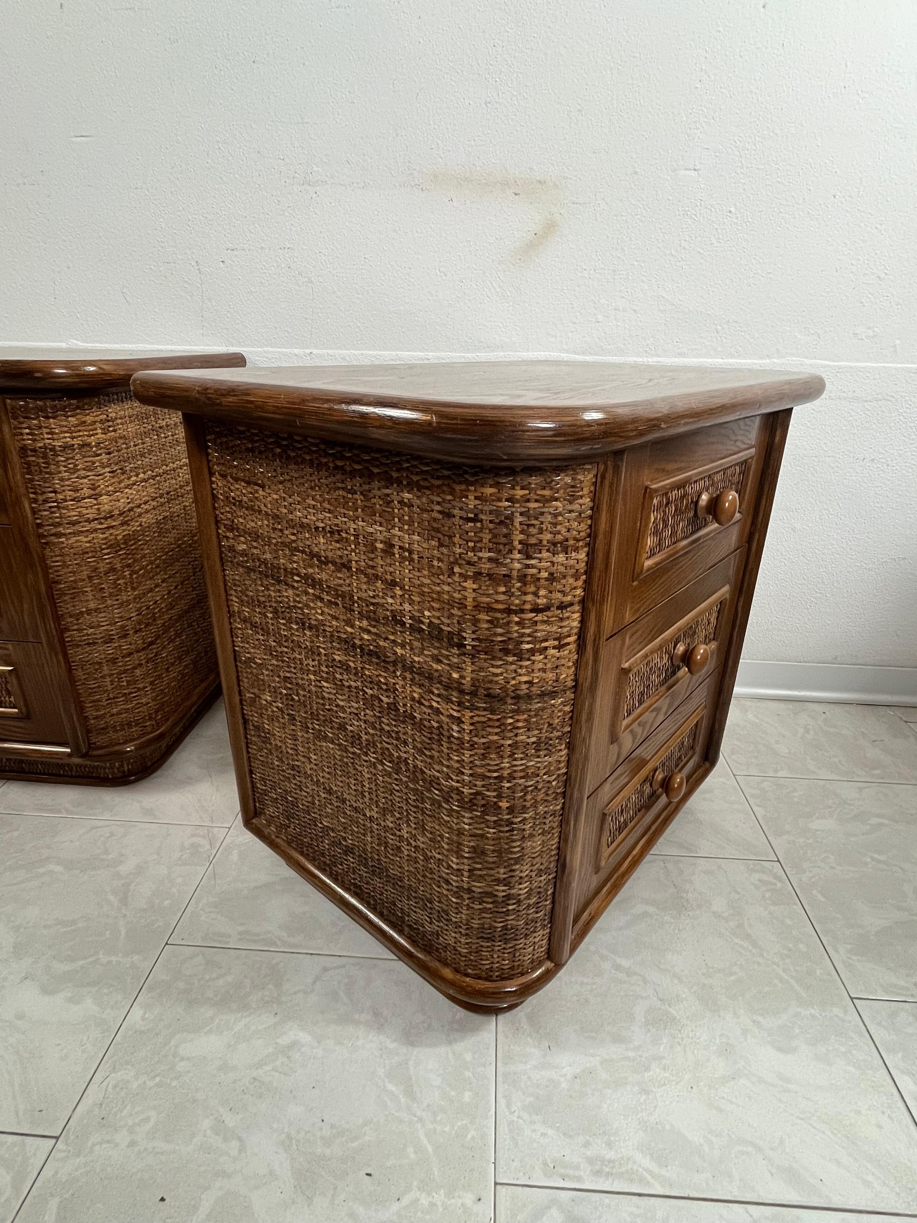 Italiano Set di 2 comodini in Wood e Rattan, Made in Italy anni '70 in vendita