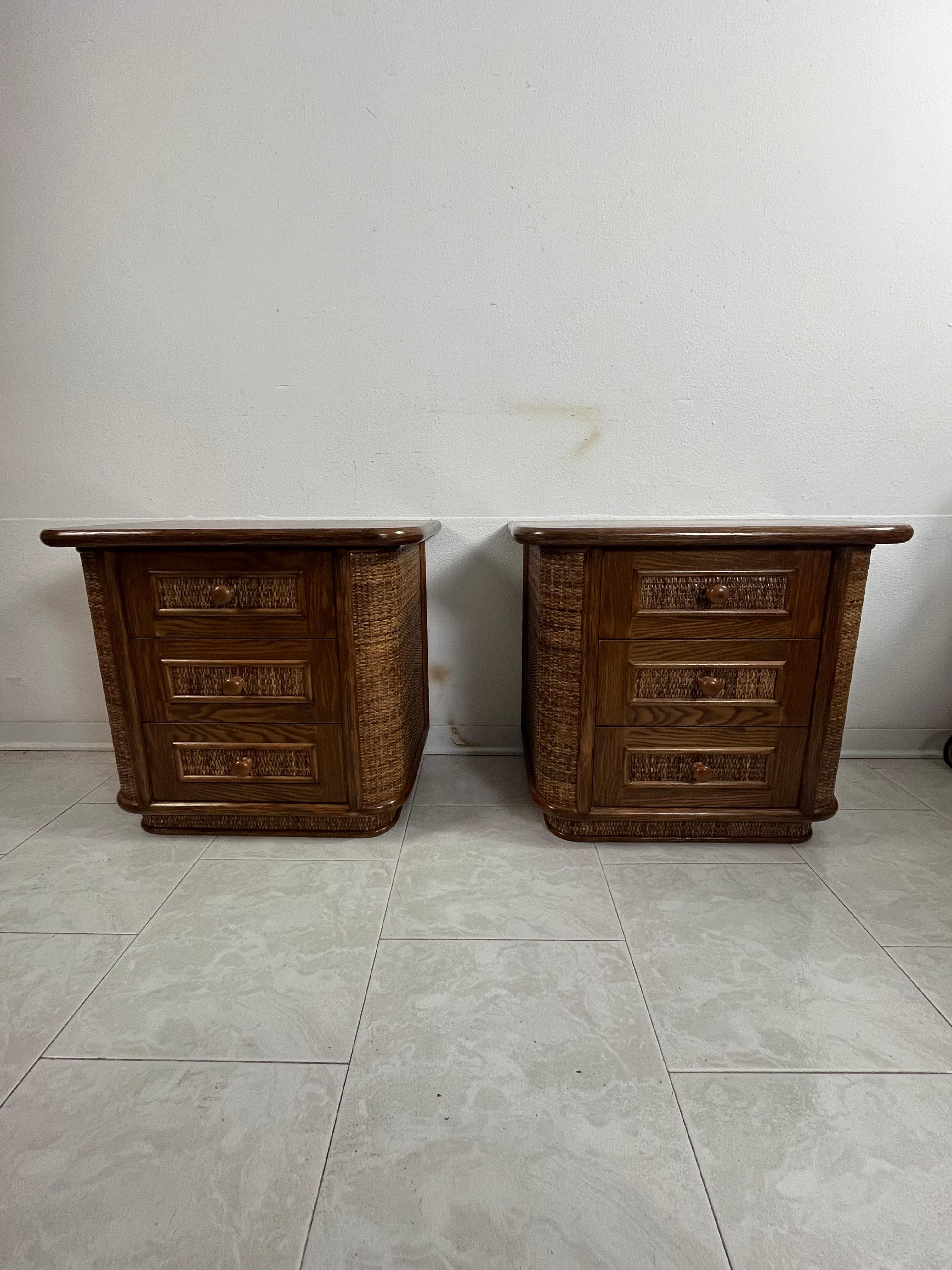 Set di 2 comodini in Wood e Rattan, Made in Italy anni '70 In condizioni buone in vendita a Palermo, IT