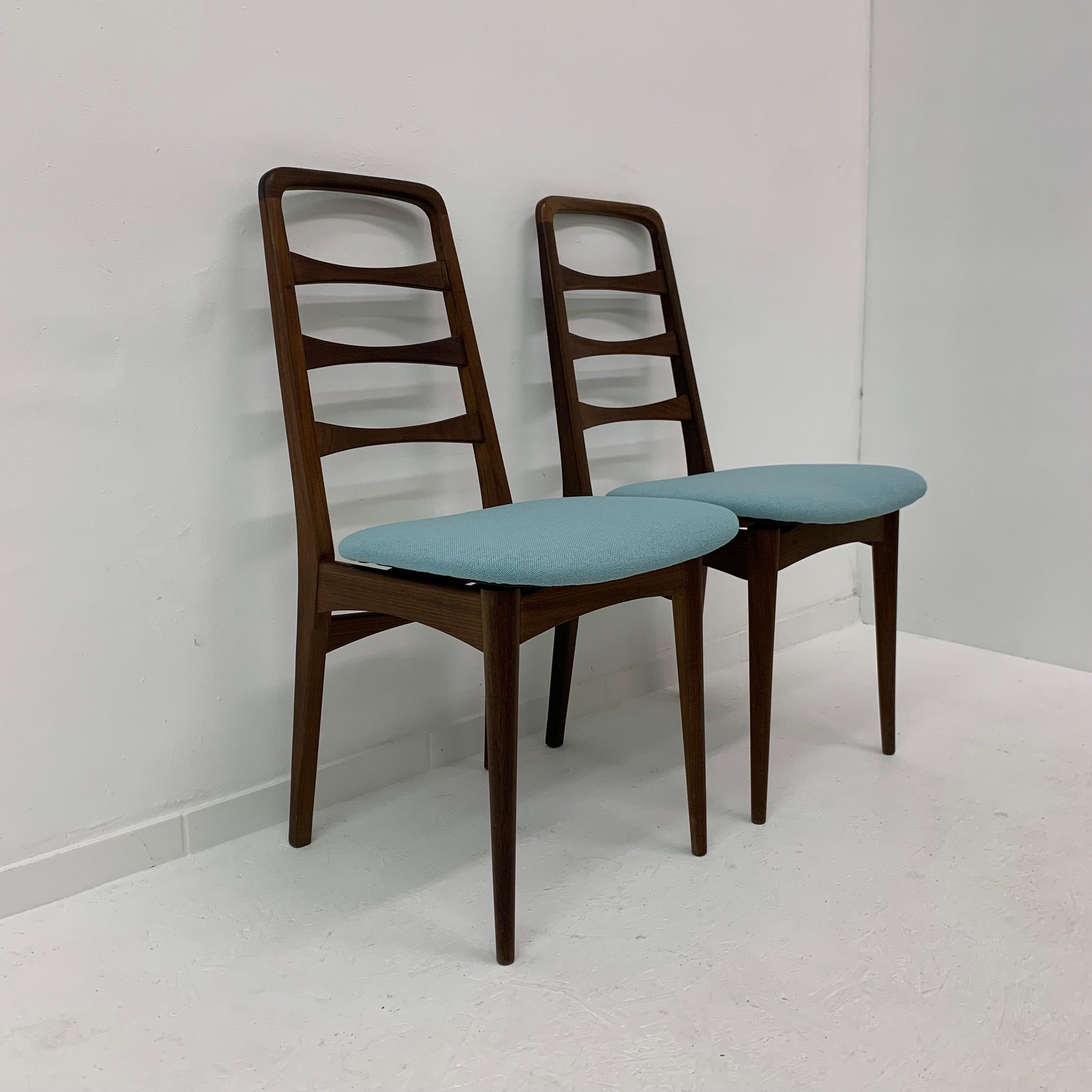 Set of 2 wooden dining chairs , 1950’s For Sale 1