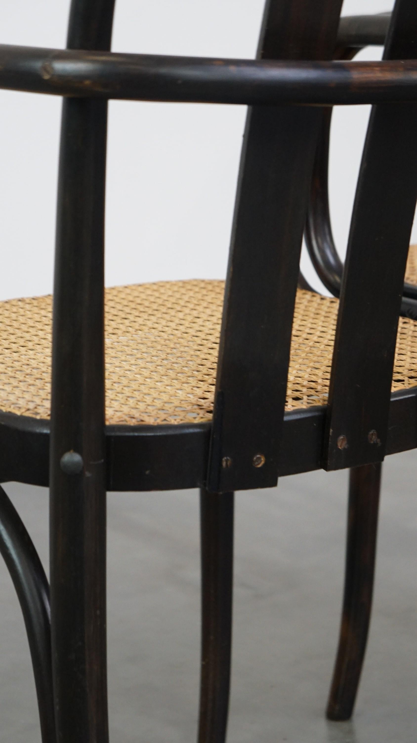 Set di 2 sedie da pranzo in legno con seduta intrecciata in vendita 4