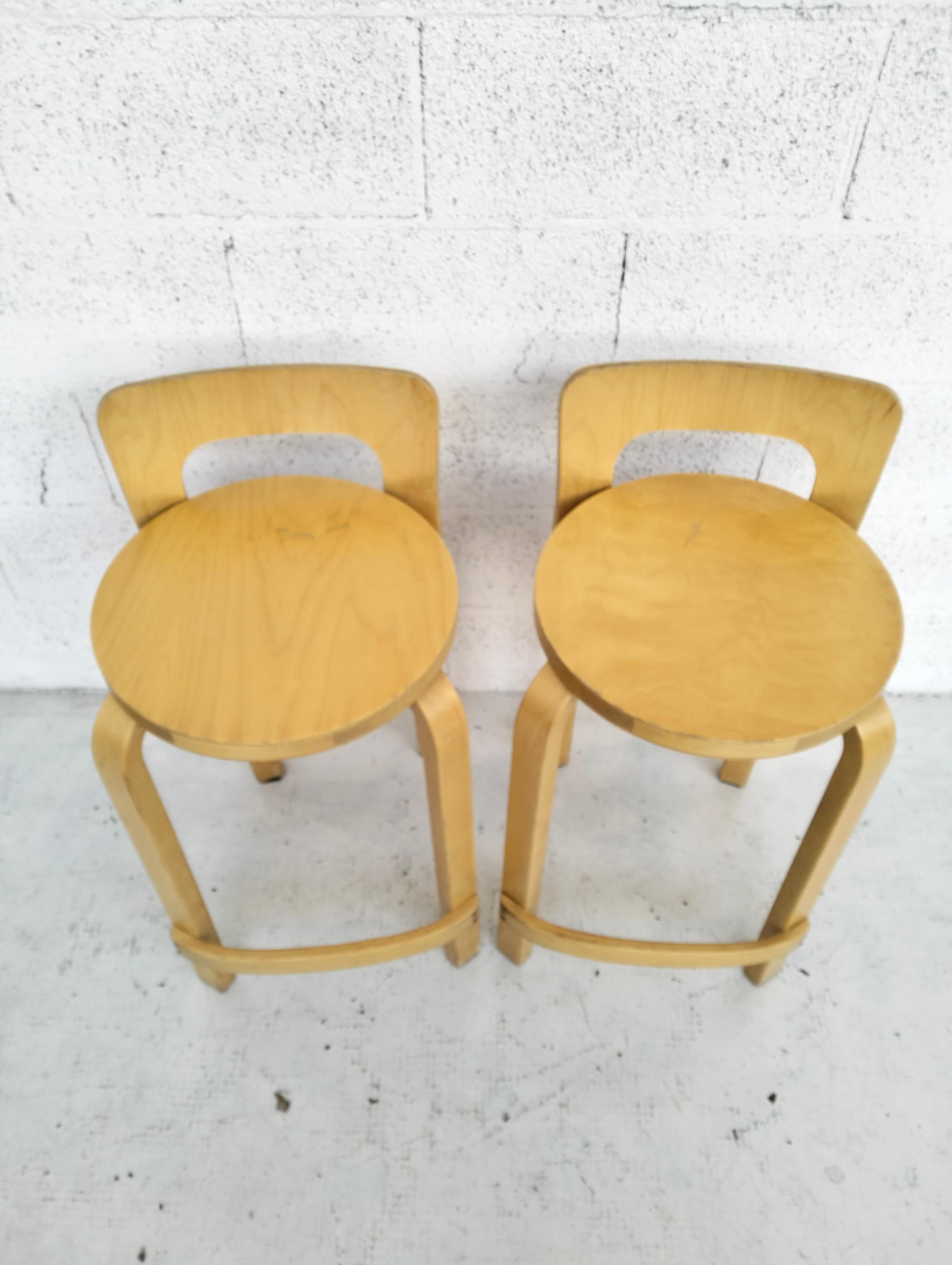 Set of 2 wooden stools k65 model by Alvar Aalto for Artek  60's 4