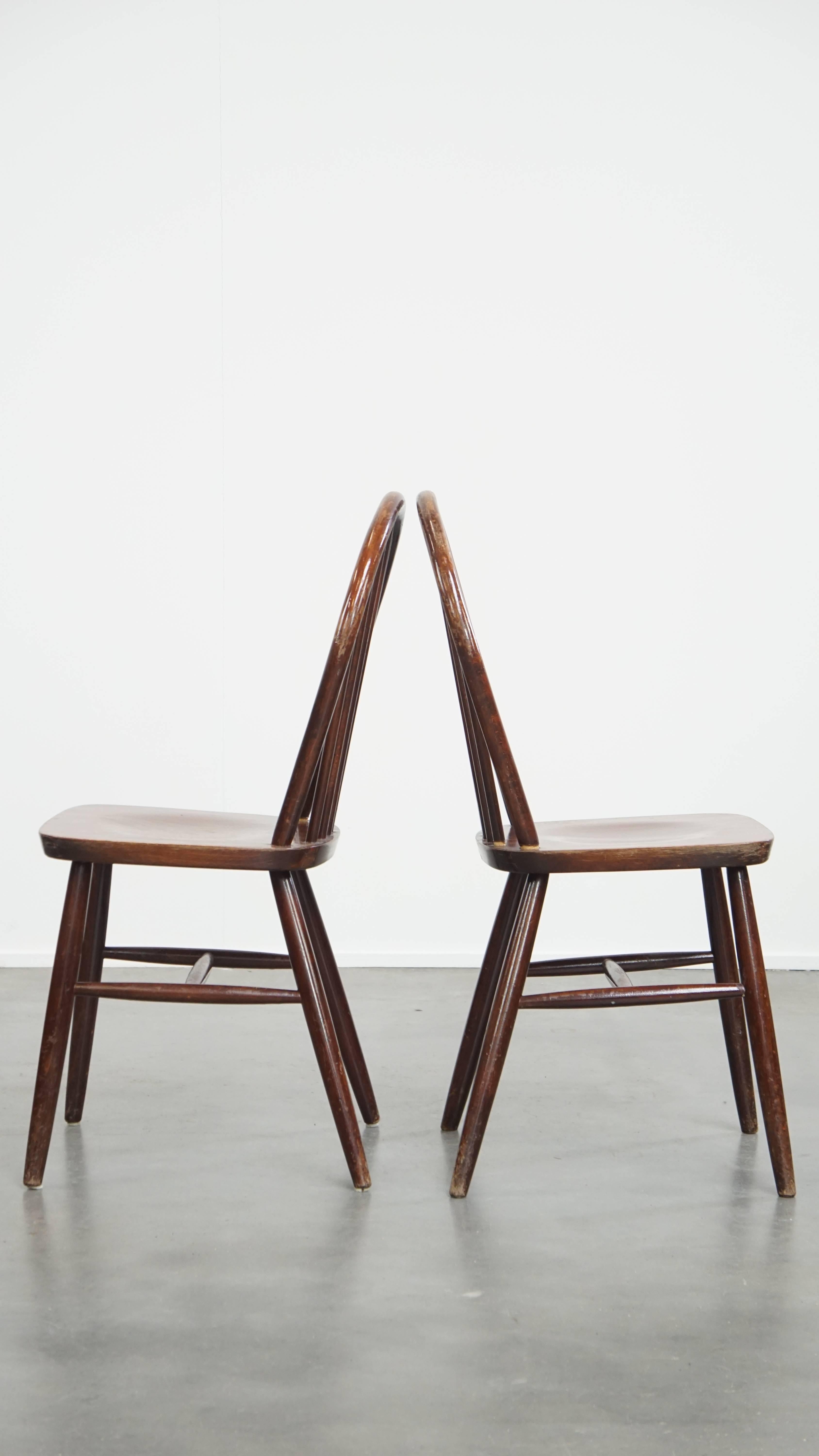 Hand-Crafted Set of 2 wooden vintage spindle Windsor chairs from the 1970s For Sale