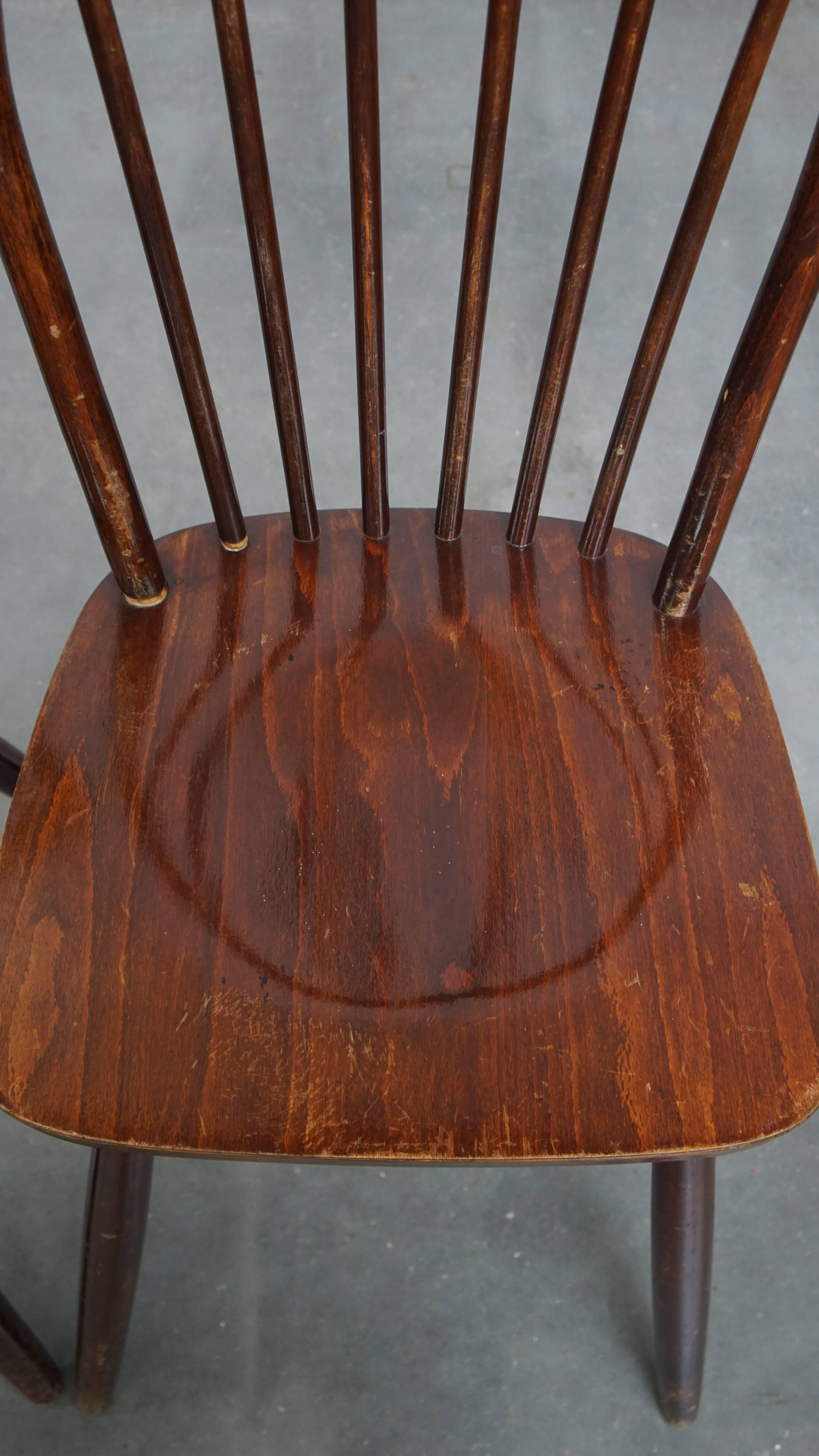 Late 20th Century Set of 2 wooden vintage spindle Windsor chairs from the 1970s For Sale
