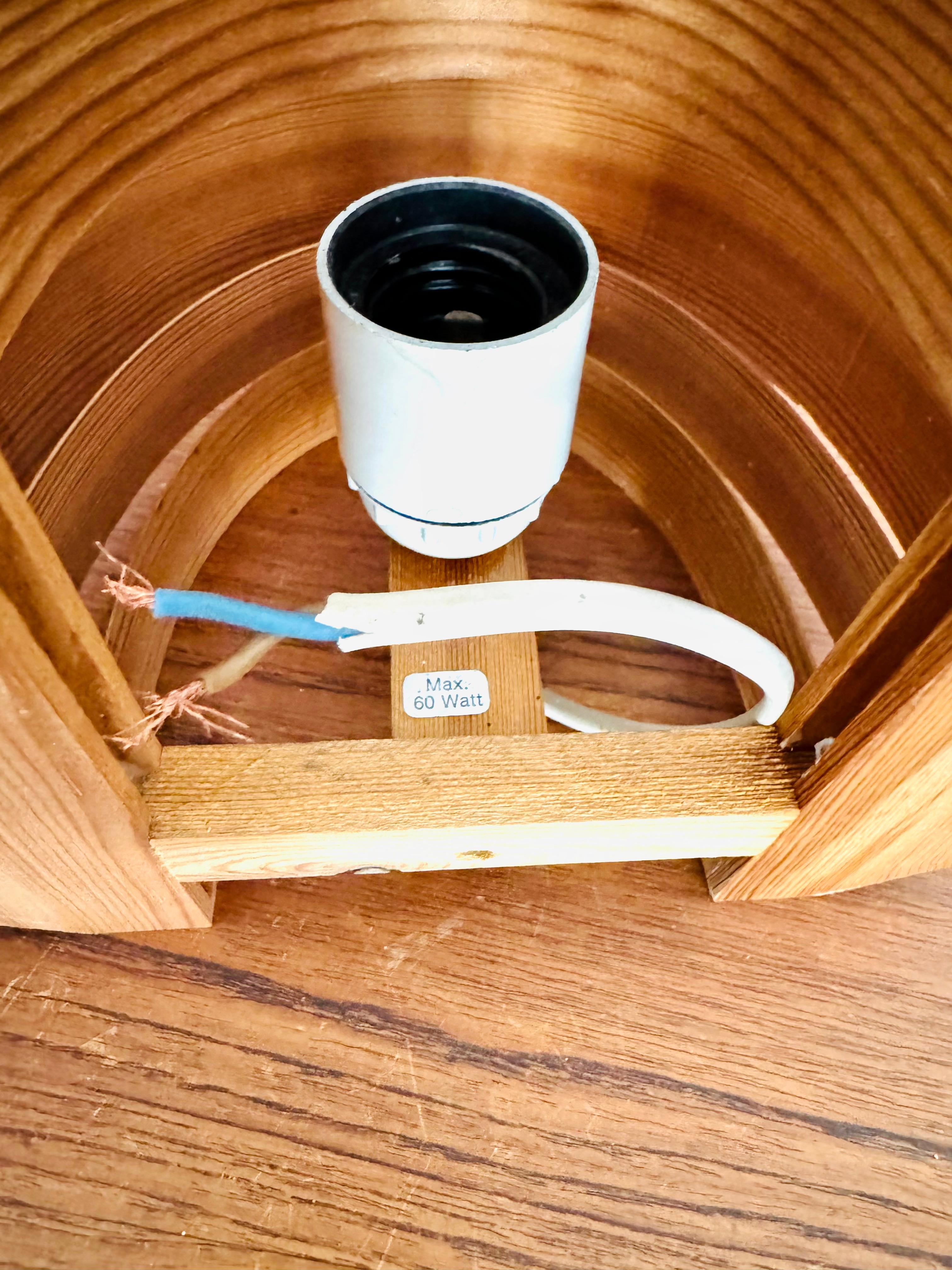 Set di 2 lampade da parete in legno di Hans-Agne Jakobsson in vendita 9