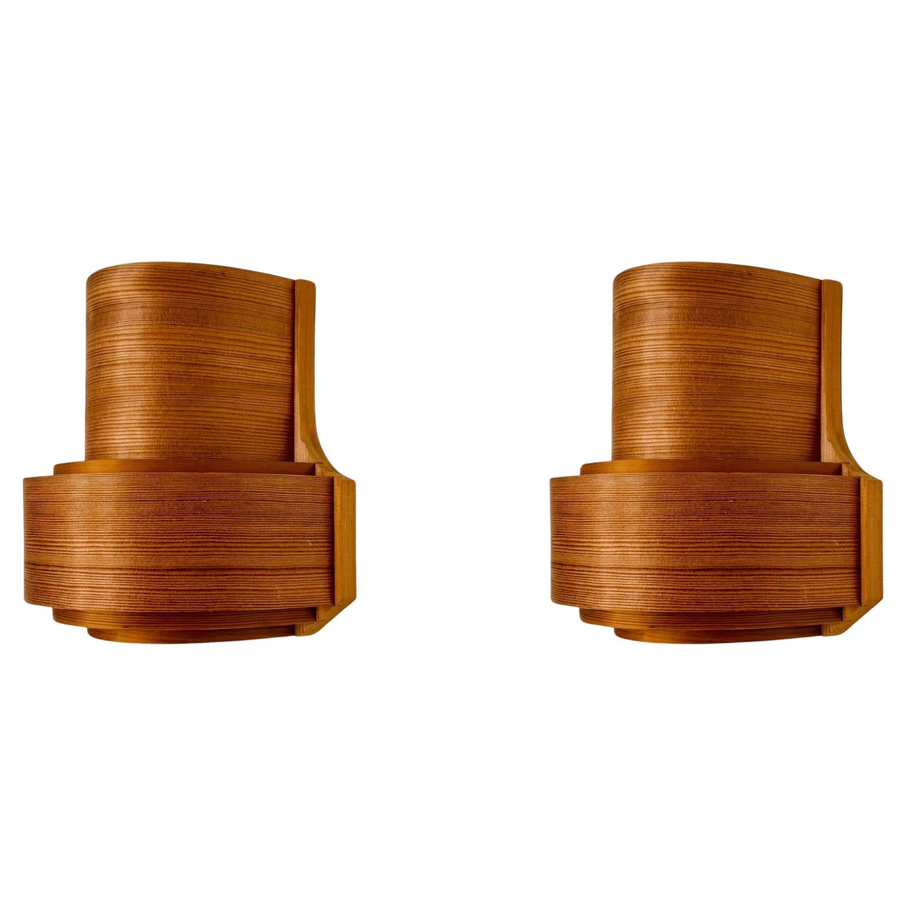 Set di 2 lampade da parete in legno di Hans-Agne Jakobsson in vendita