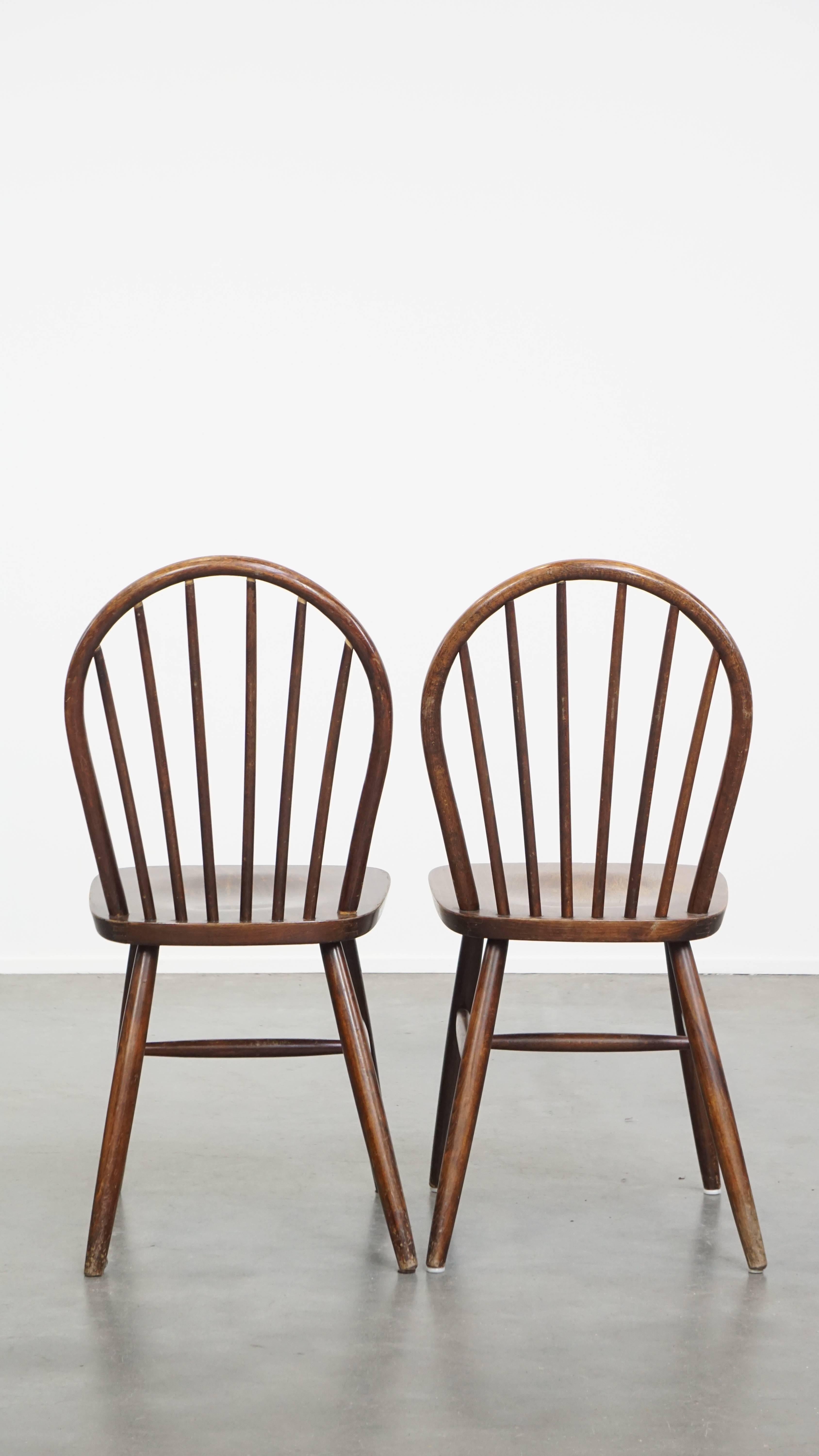 Hand-Crafted Set of 2 wooden windsor bars chairs from the 70s in English style For Sale