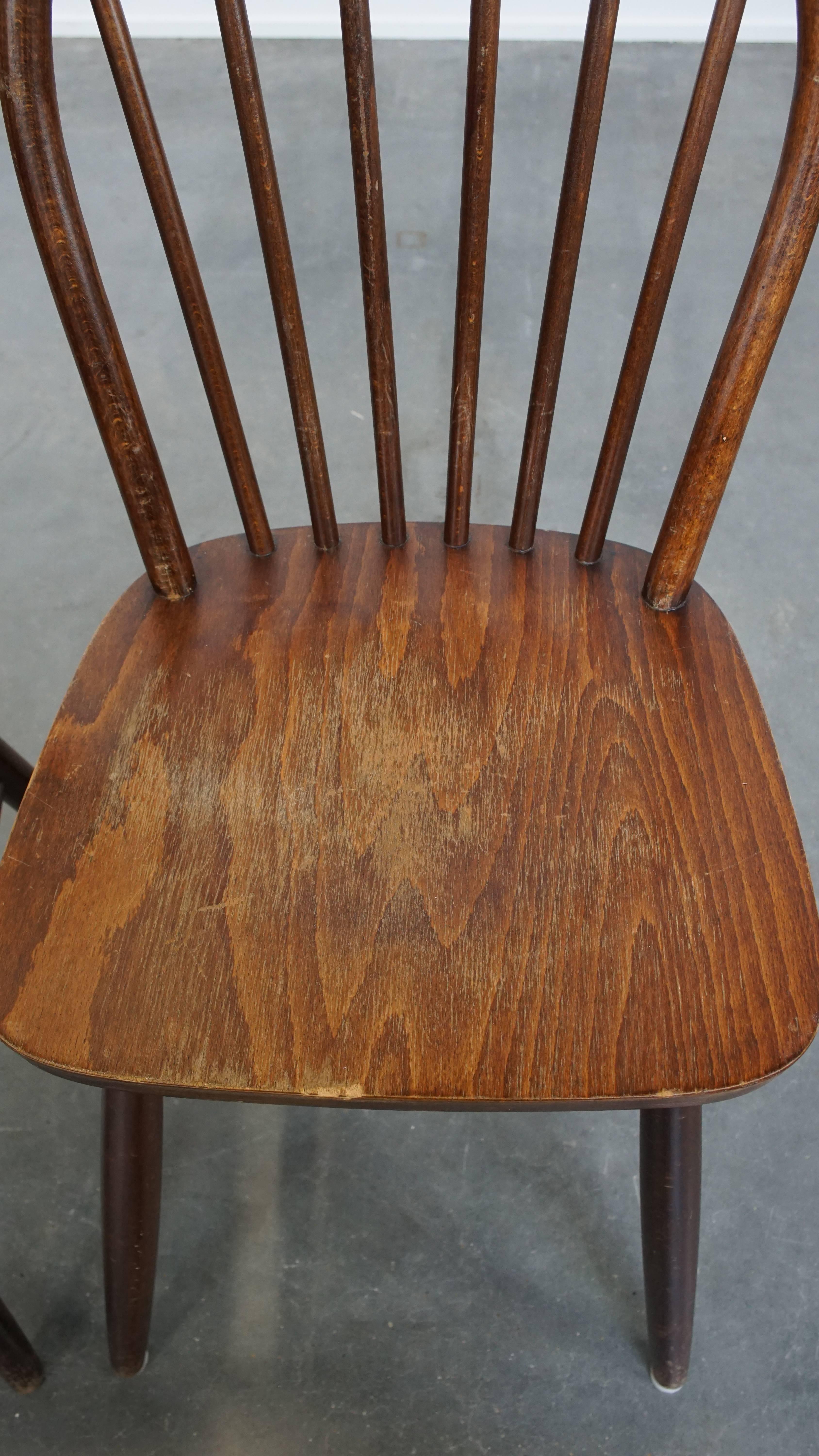 Wood Set of 2 wooden windsor bars chairs from the 70s in English style For Sale
