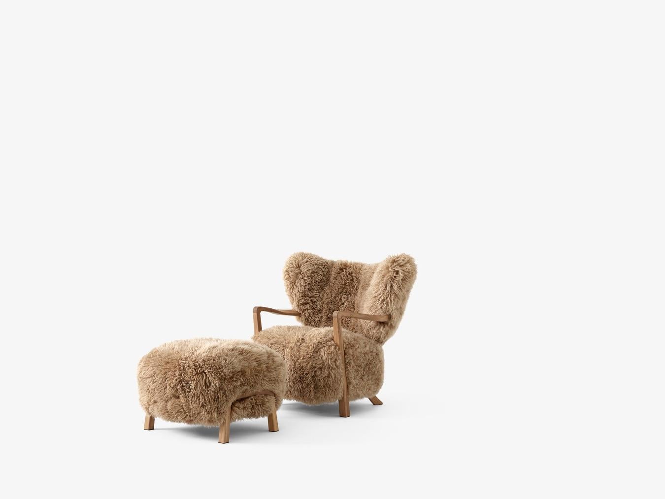 2er-Set Wulff Atd2 & Pouf Atd3 aus Schafsleder Honey/Oak für &Tradition (Litauisch) im Angebot