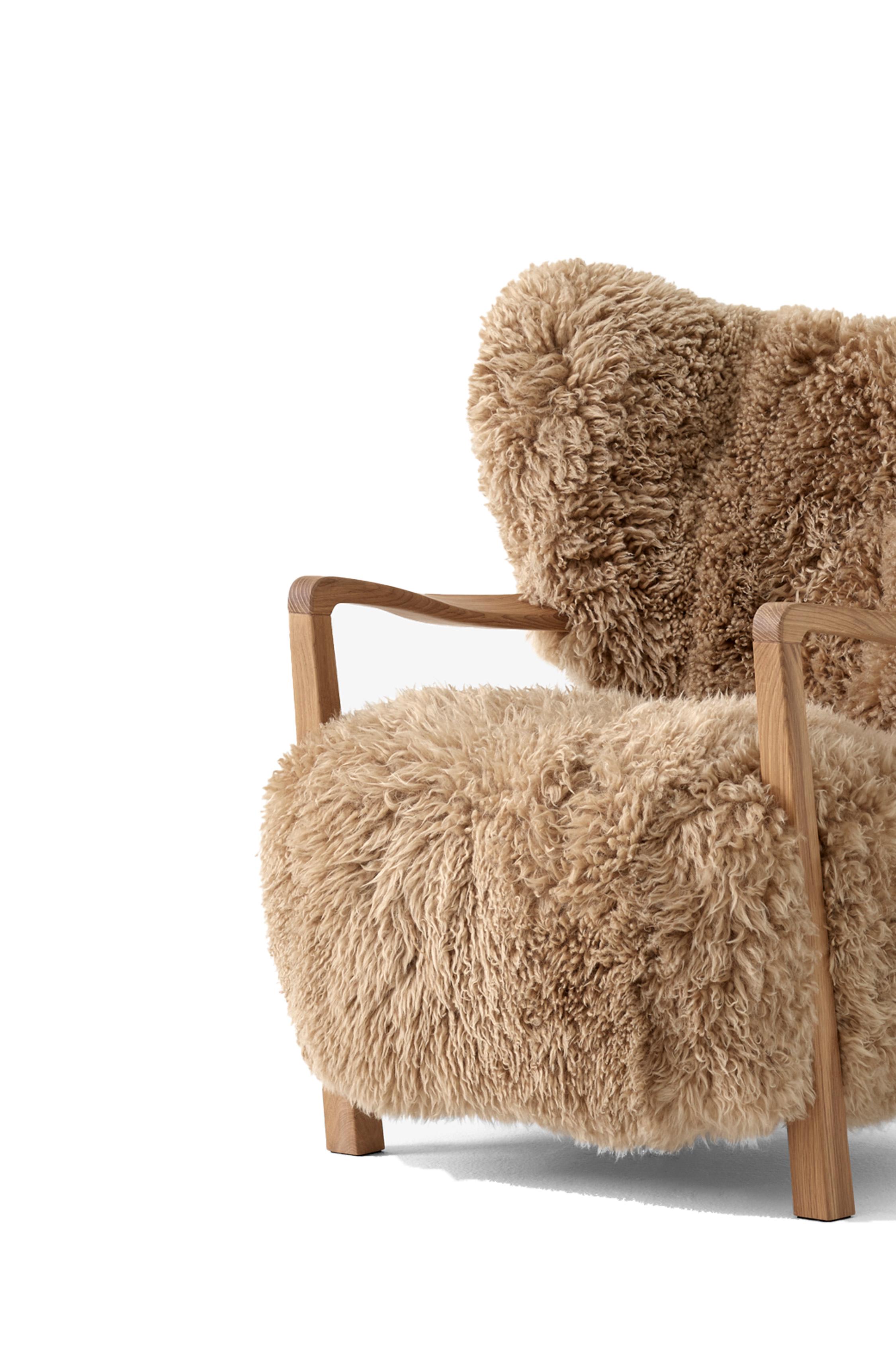 2er-Set Wulff Atd2 & Pouf Atd3 aus Schafsleder Honey/Oak für &Tradition (Schaffell und Schafleder) im Angebot