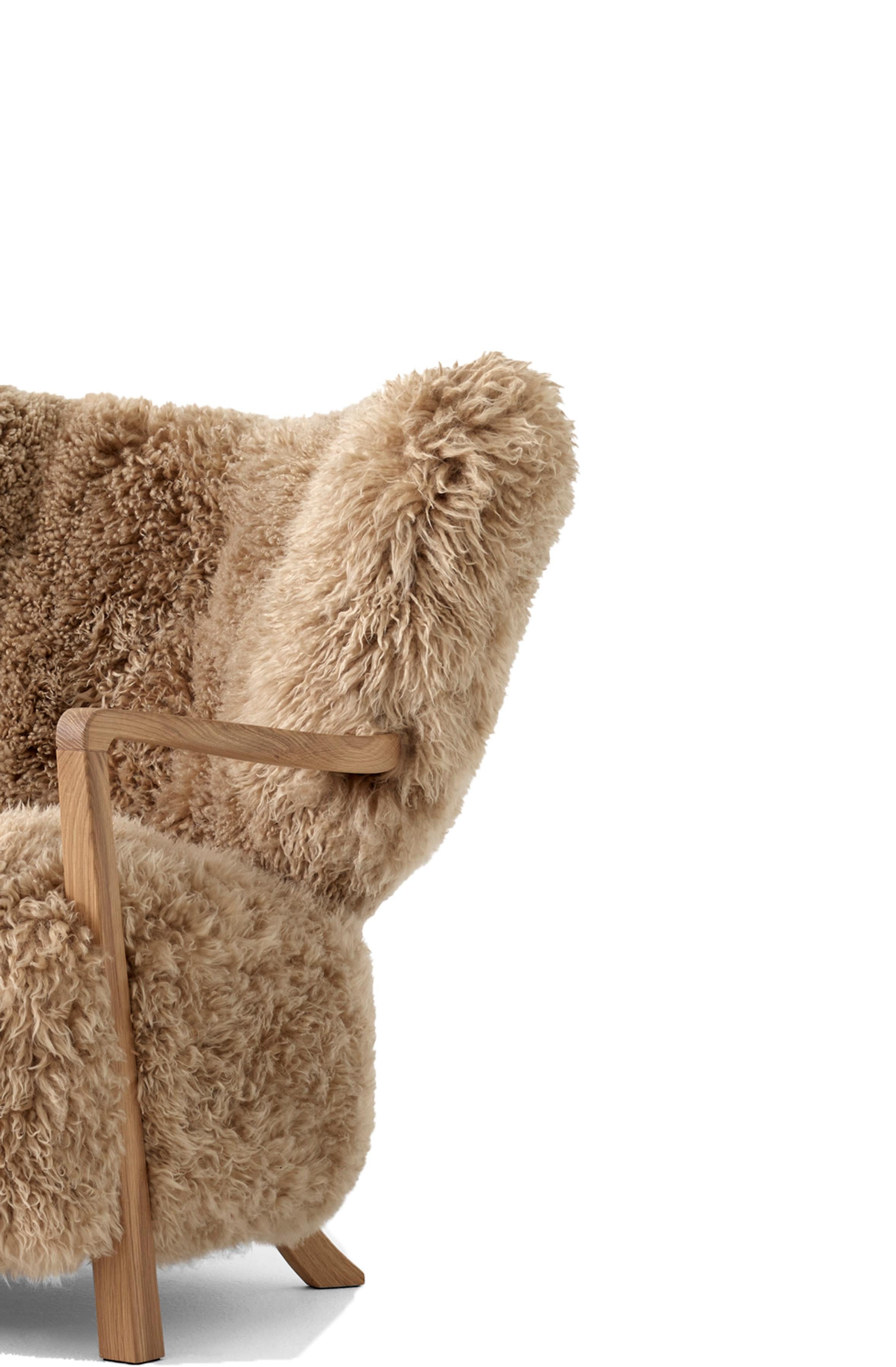 2er-Set Wulff Atd2 & Pouf Atd3 aus Schafsleder Honey/Oak für &Tradition im Angebot 1