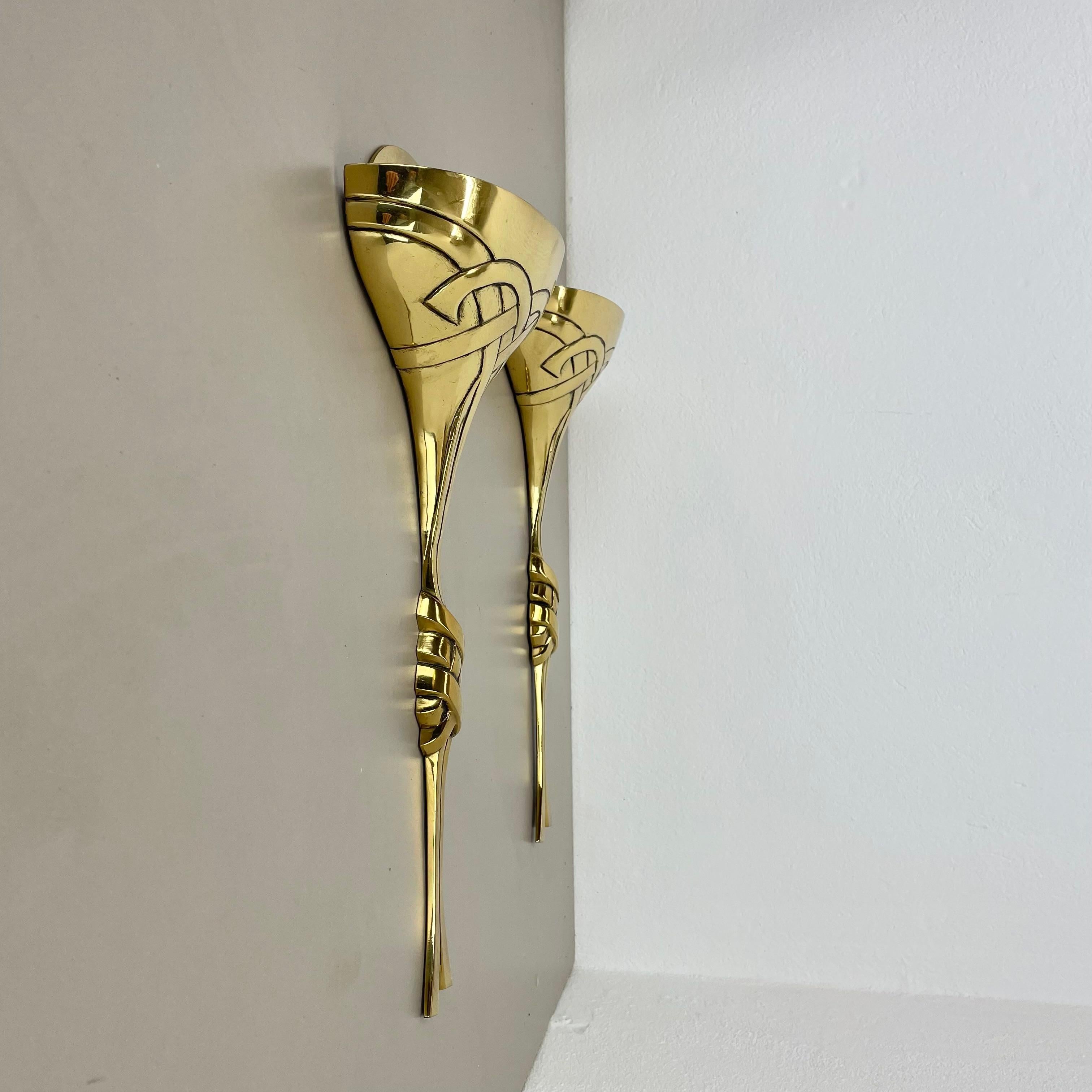 20ième siècle Ensemble de 2 appliques murales en laiton à fleurs de 48 cm de C.S. ARTE, Italie, années 1980 en vente