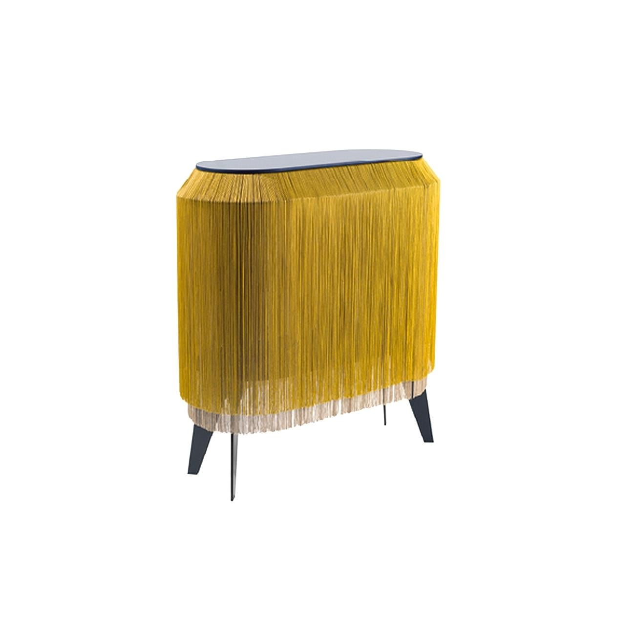 Tissu ensemble de 2 tables d'appoint à franges en or jaune, fabriquées en France<unk> en vente