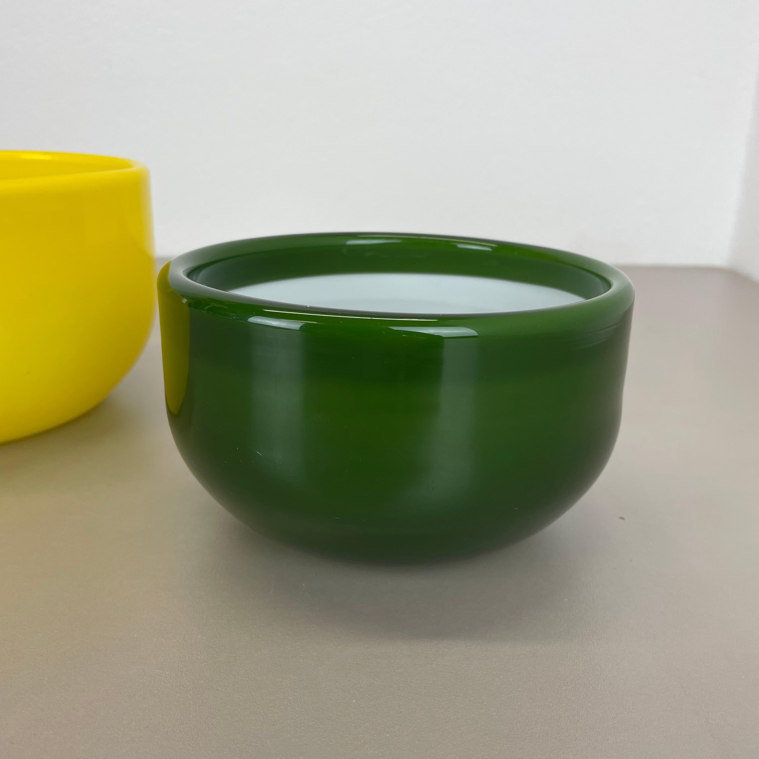 Set of 2 yellow Green Glass Bowls by Michael Bang for Holmegaard, Denmark 1970s For Sale 5