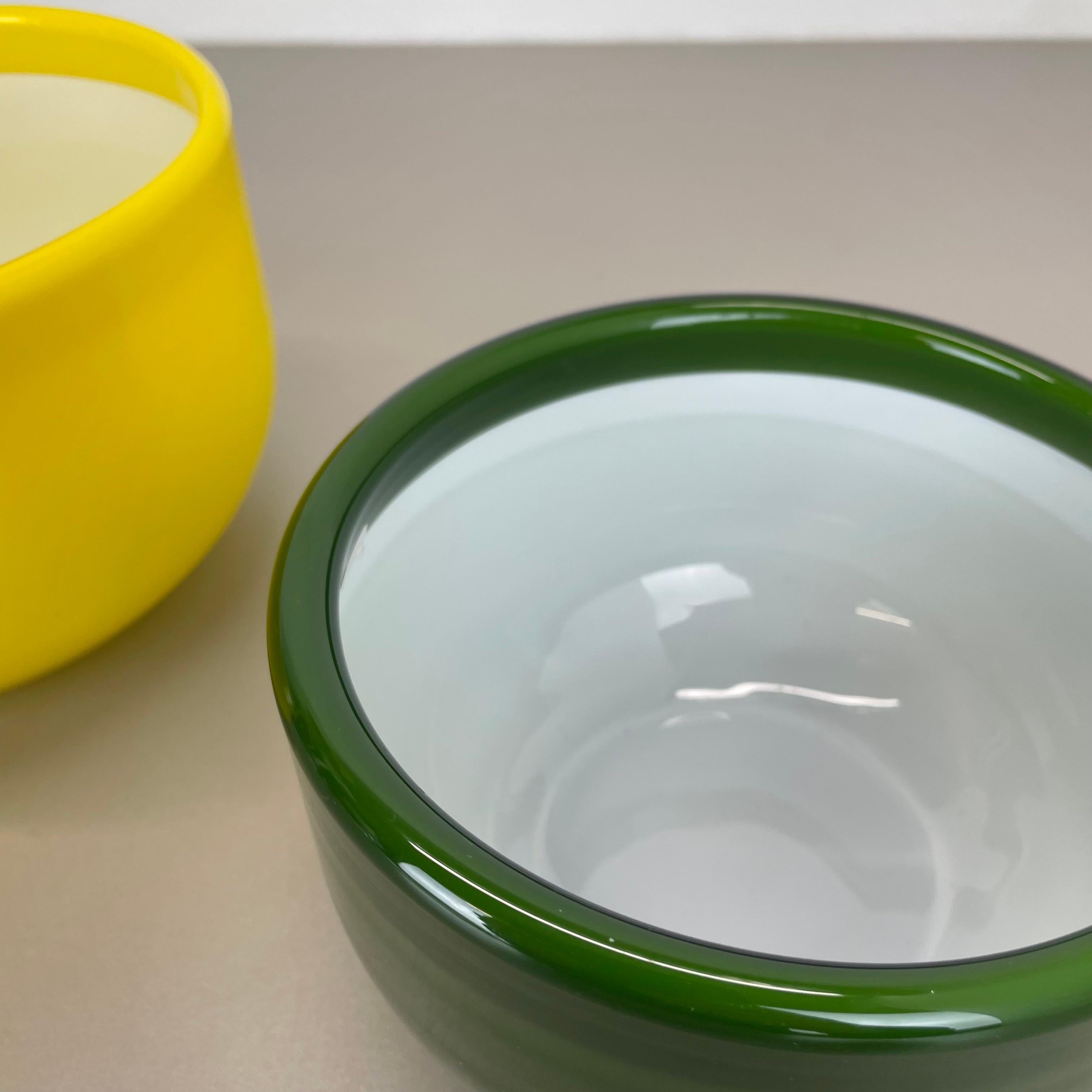 Set of 2 yellow Green Glass Bowls by Michael Bang for Holmegaard, Denmark 1970s For Sale 6