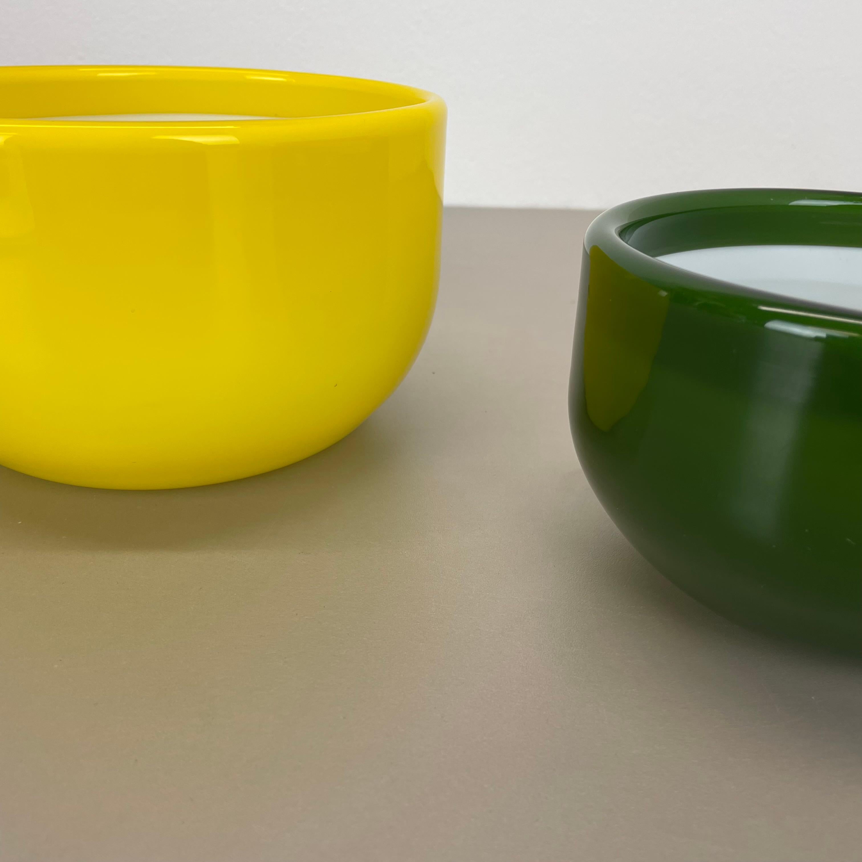 Set of 2 yellow Green Glass Bowls by Michael Bang for Holmegaard, Denmark 1970s For Sale 10