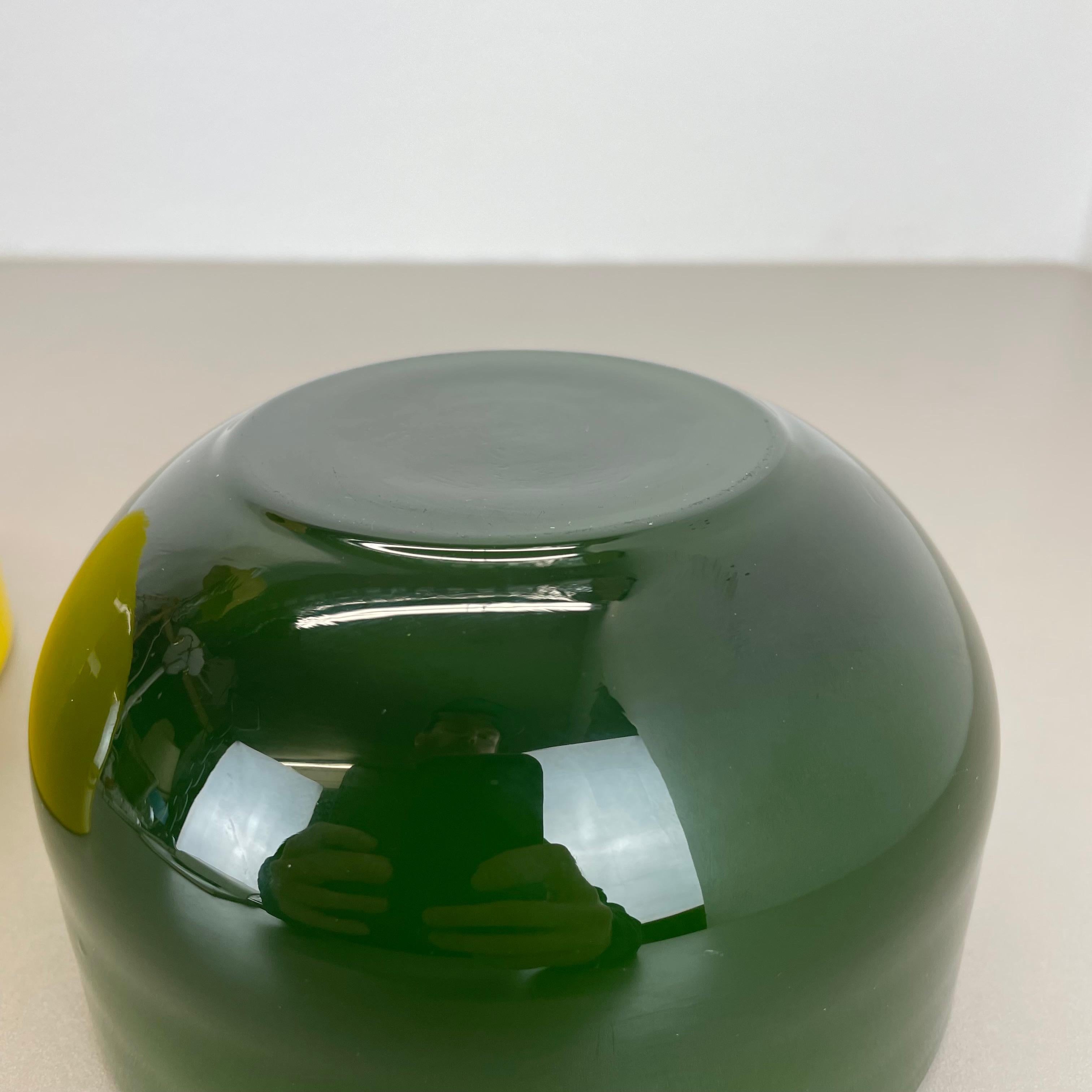 Set of 2 yellow Green Glass Bowls by Michael Bang for Holmegaard, Denmark 1970s For Sale 14