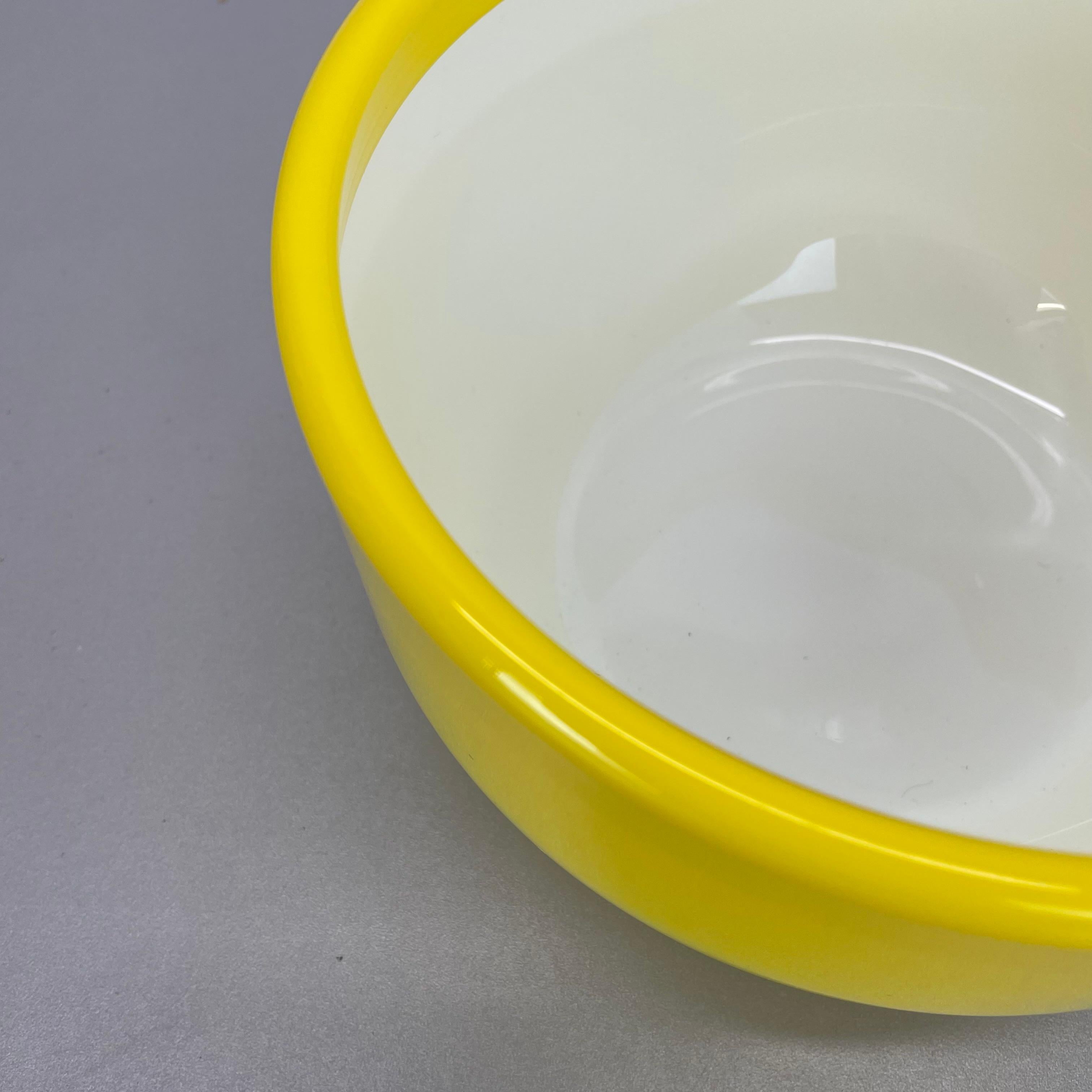 Set of 2 yellow Green Glass Bowls by Michael Bang for Holmegaard, Denmark 1970s For Sale 1
