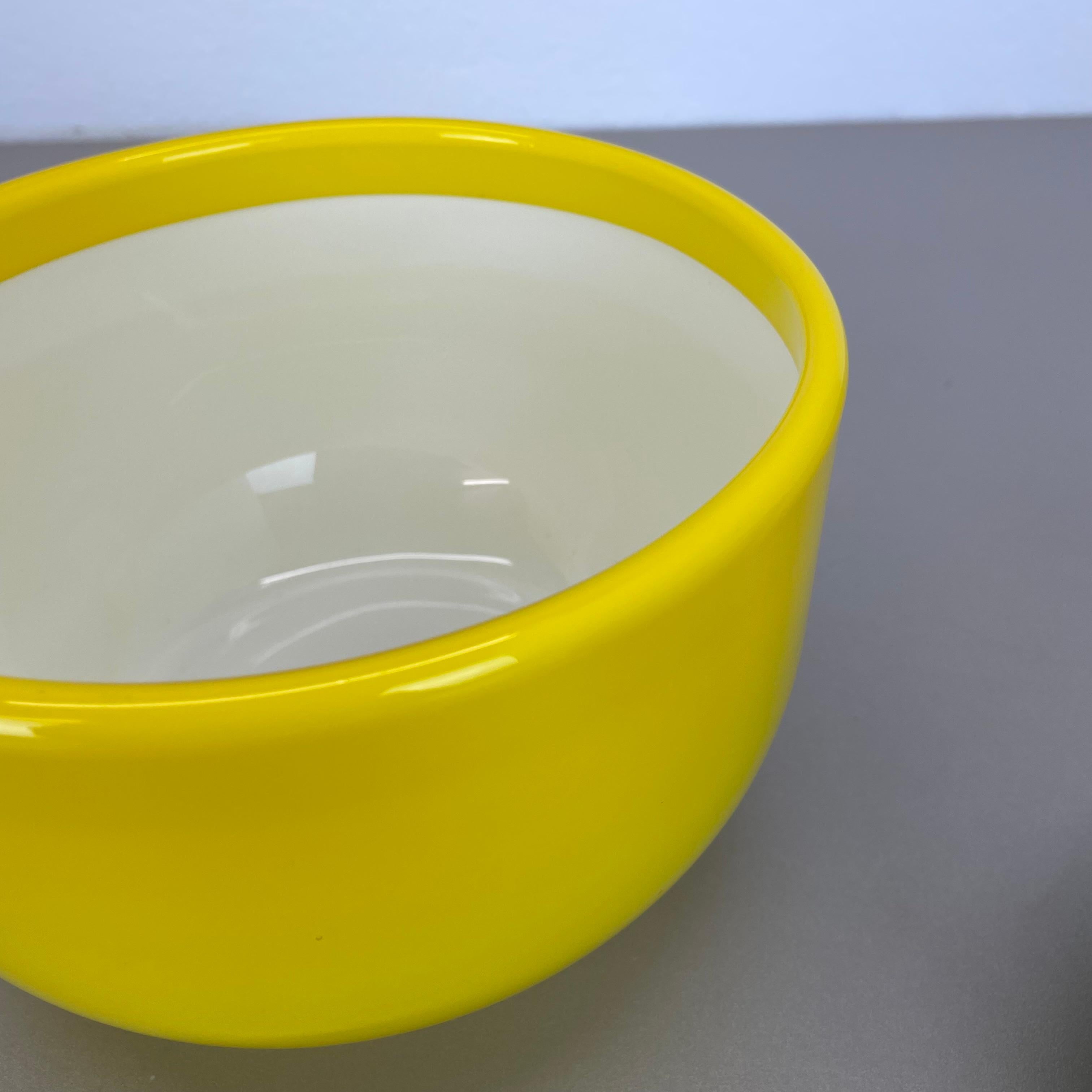 Set of 2 yellow Green Glass Bowls by Michael Bang for Holmegaard, Denmark 1970s For Sale 2